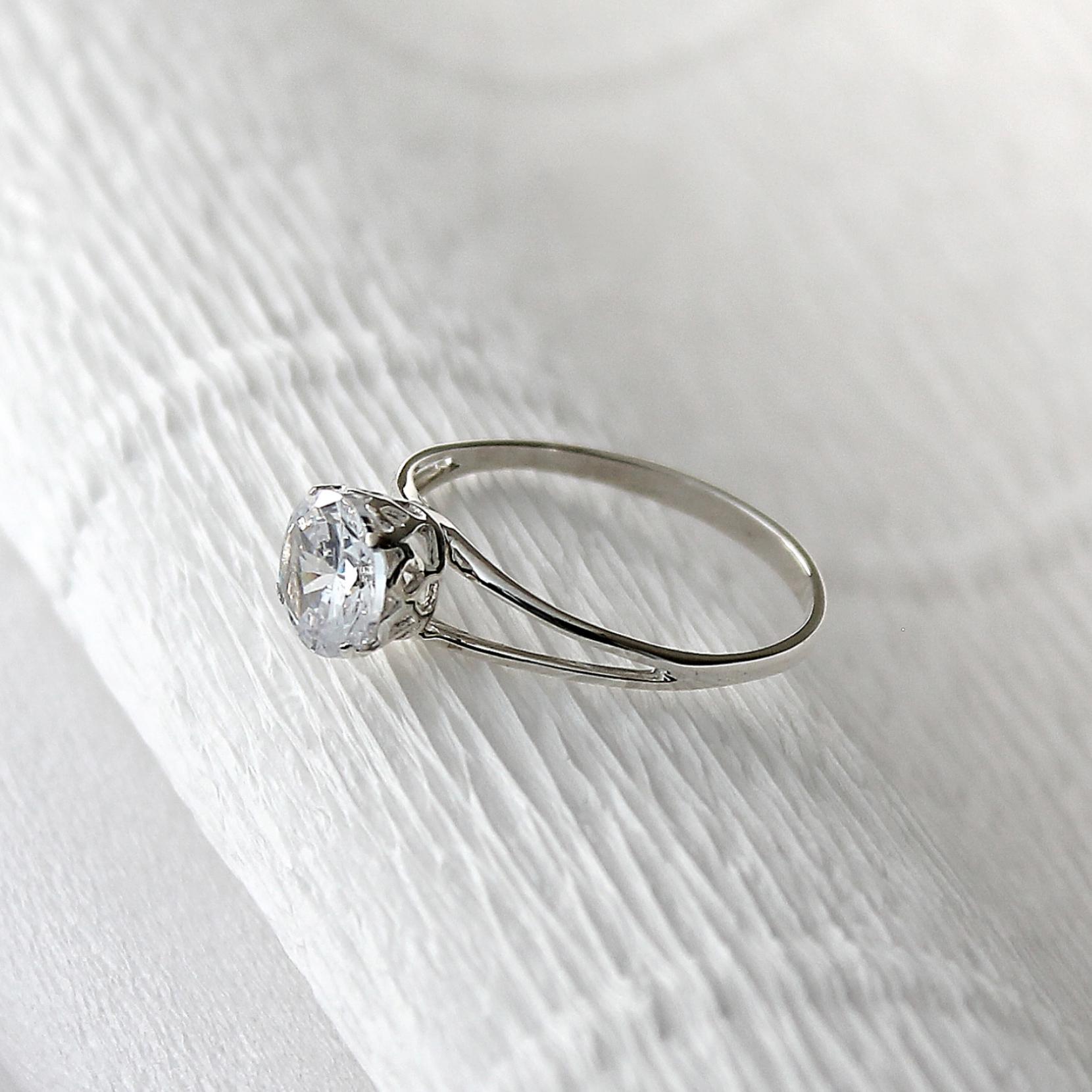 Срібна каблучка Diva Королева розмір 19 (140к190)