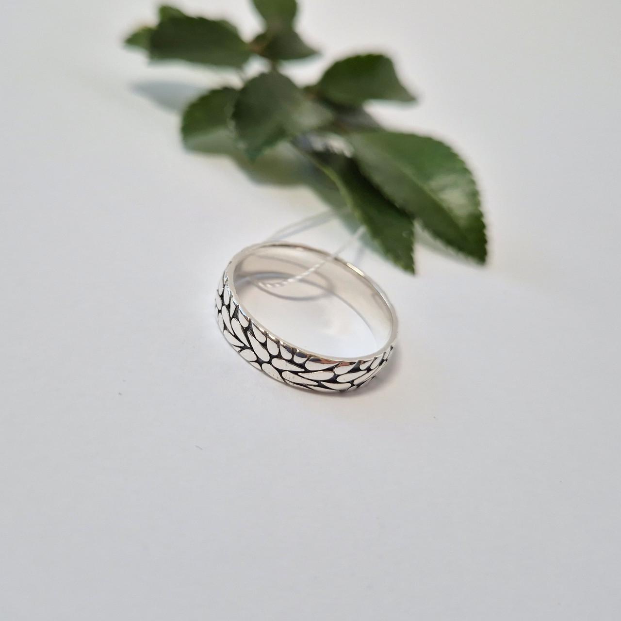 Кольцо без камней лепесток черненное серебро 925 пробы 3,93 г р. 19,5 (1178о)