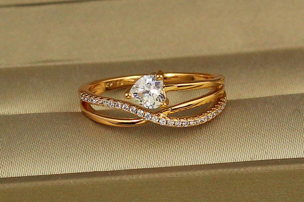 Кольцо Xuping Jewelry волнистая змейка с камнем сердечко р. 19 Золотистый (1805786453)