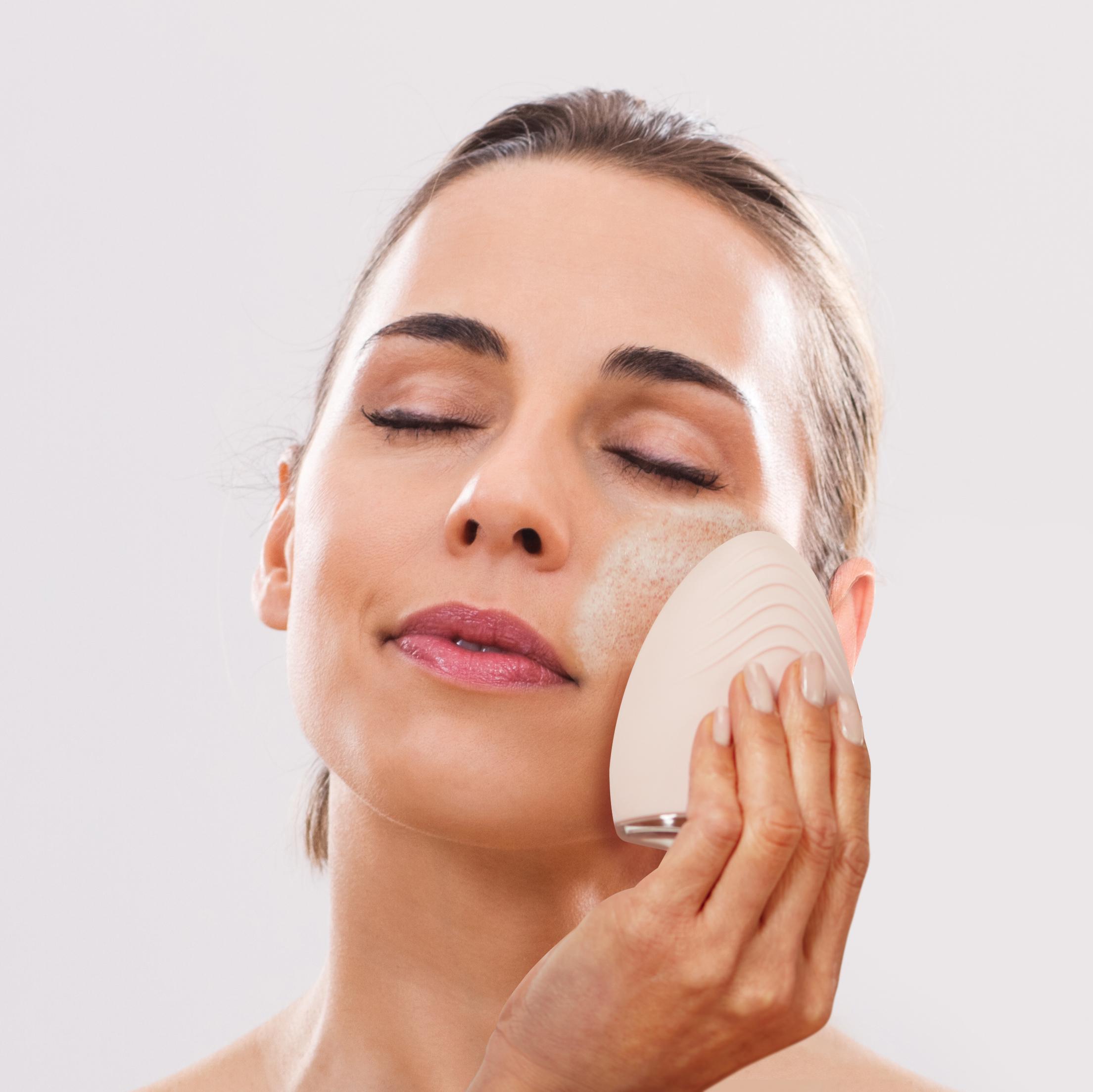 Щетка силиконовая для умывания HoMedics Blossom (FAC-310-EU) - фото 3 Щетка силиконовая для умывания HoMedics Blossom (FAC-310-EU) - фото 3