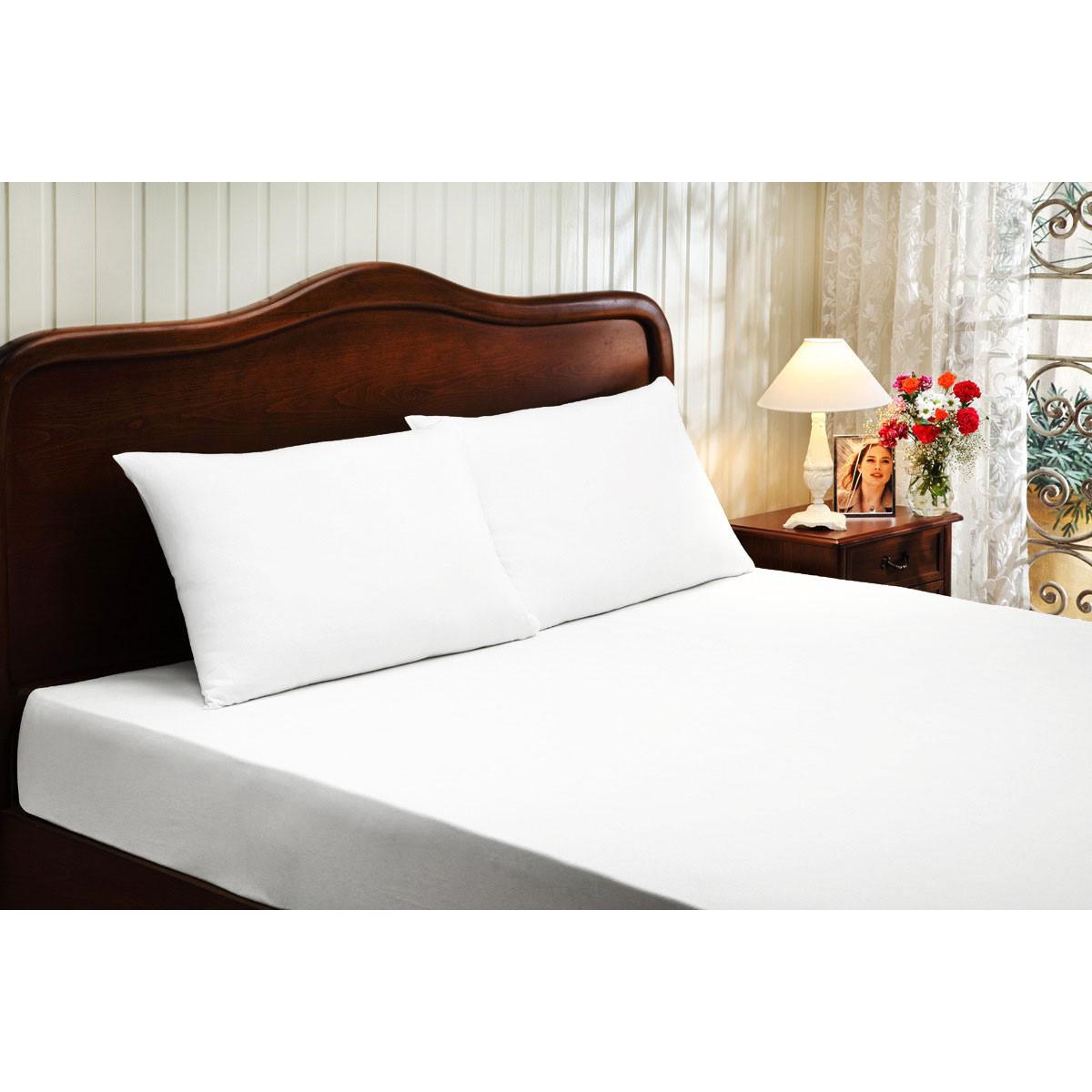 Простынь сатиновая Tivolyo Home k.beyaz на резинке 180х200 см 2 шт. 50х70 см