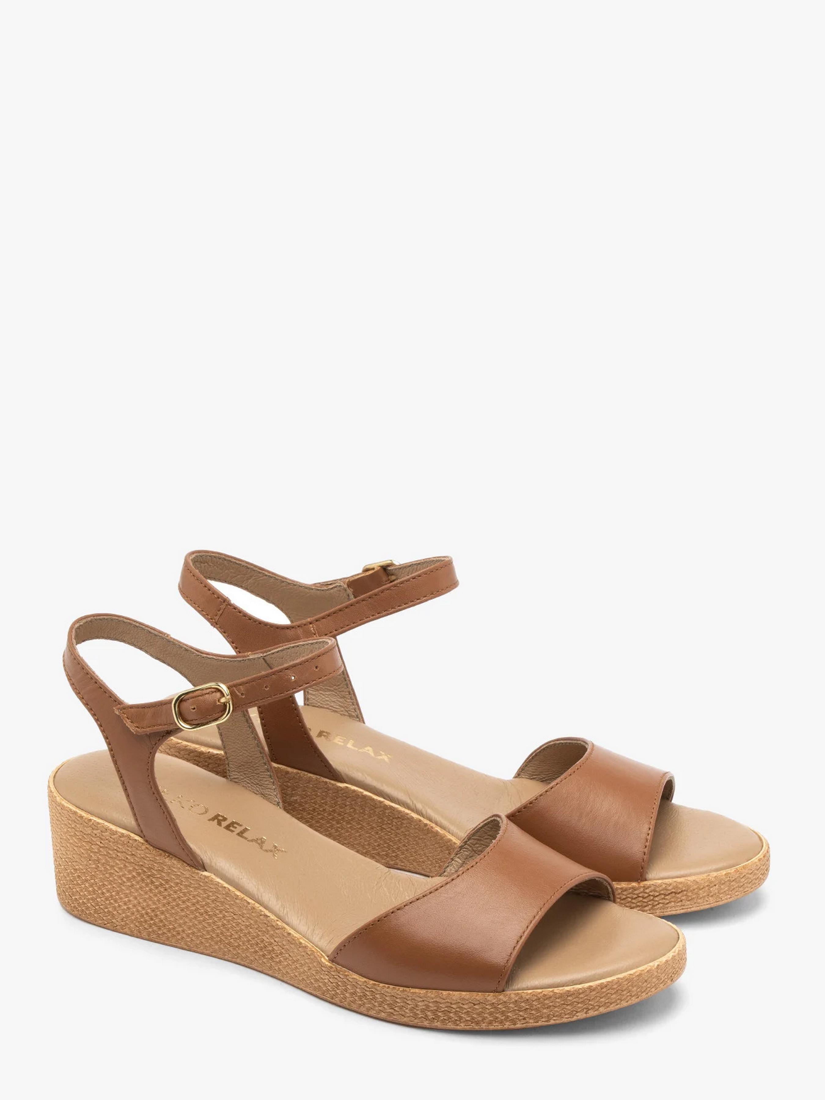 Босоніжки жіночі шкіряні RYLKO на танкетці р. 38 Коричневий (3MG15_V_ _GD9)