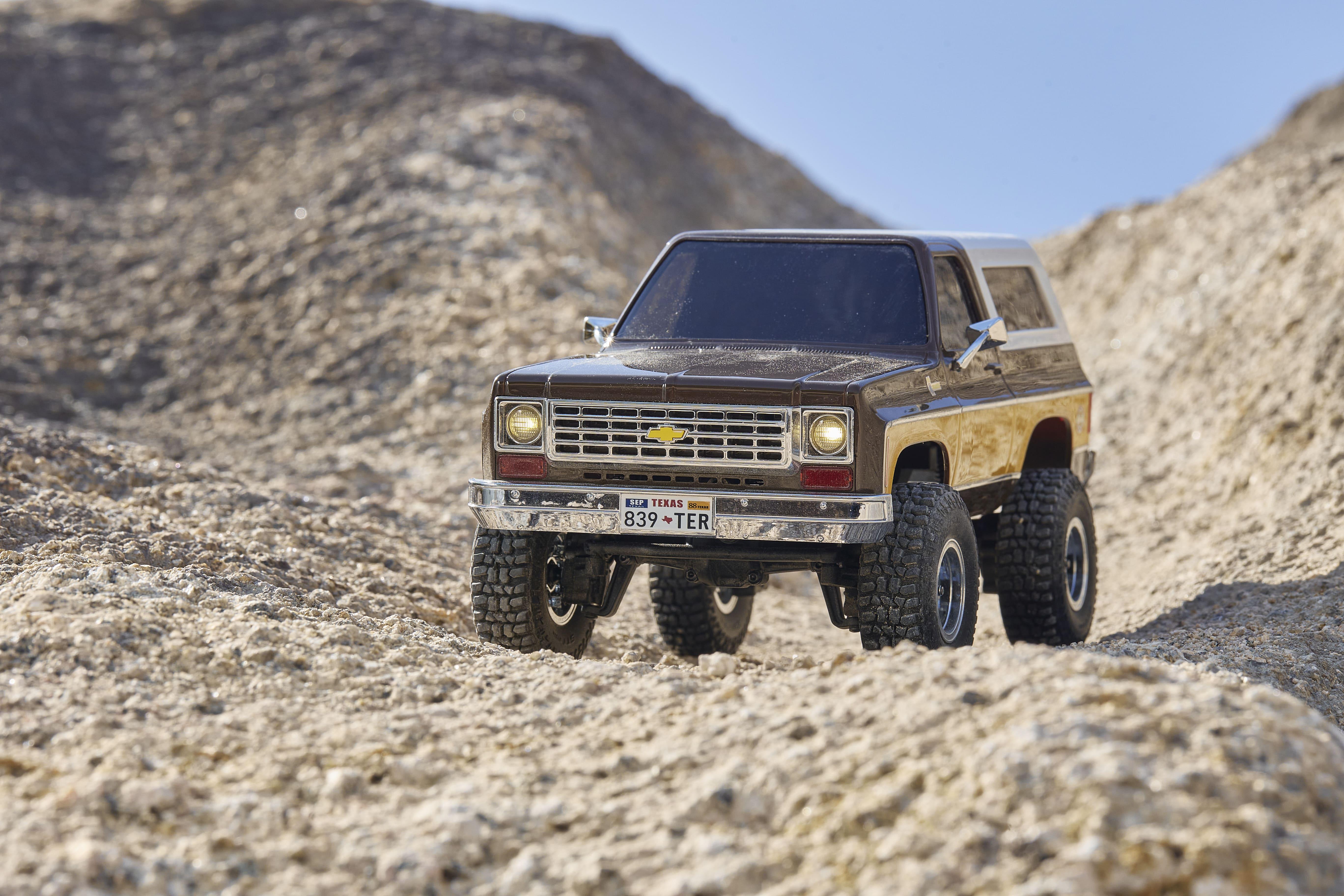 Машинка на радиоуправлении FMS 1:24 FCX24 K5 BLAZE RTR Brown - фото 2 Машинка на радиоуправлении FMS 1:24 FCX24 K5 BLAZE RTR Brown - фото 2