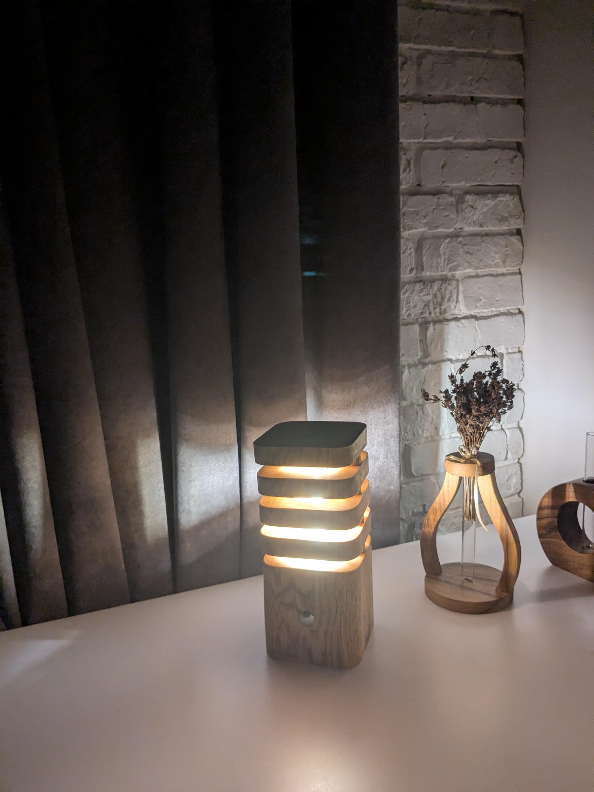 Світильник-нічник із дуба з сенсорним вимикачем (LT-004) - фото 3 Світильник-нічник із дуба з сенсорним вимикачем (LT-004) - фото 3