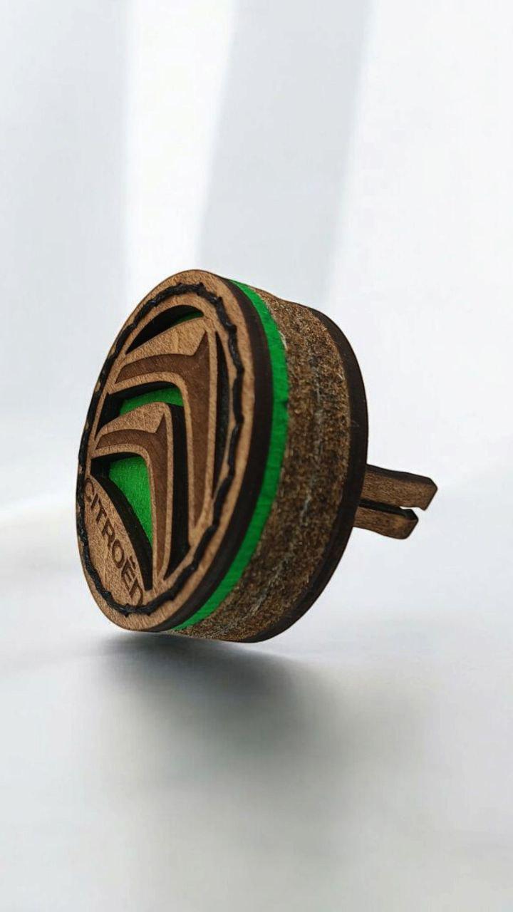 Ароматизатор в дифлектор для авто Citroen из дерева и войлока и аромапарфюм 5 мл (79) - фото 2