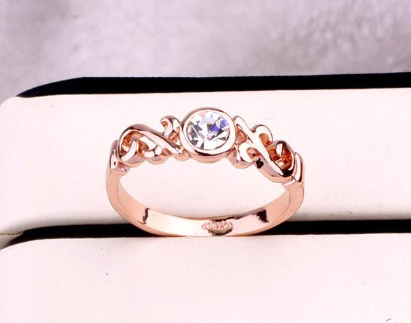 Кольцо с кристаллами Сваровски 5111879a Italina р. 17,5 Белый