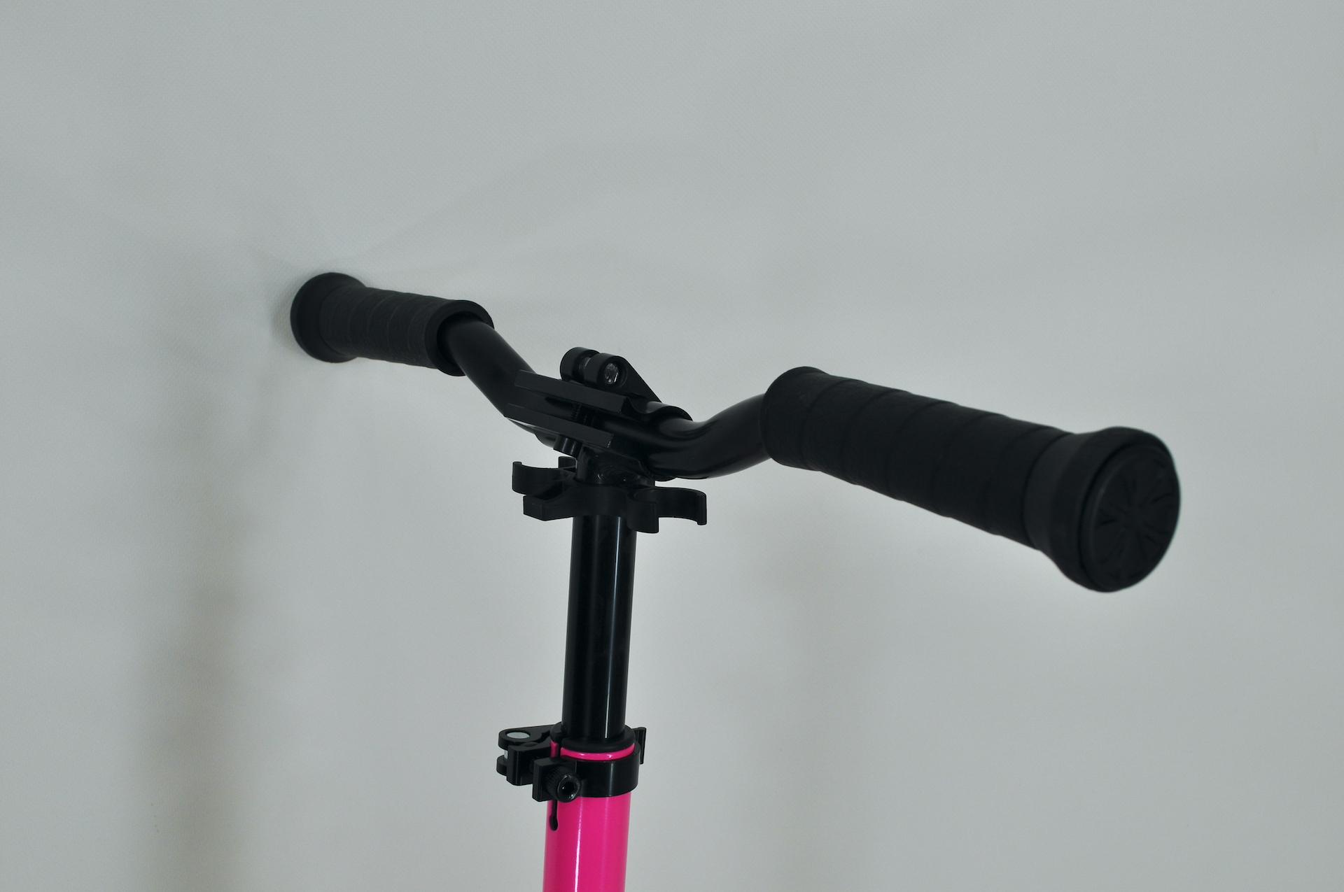 Самокат Maraton Comfort двоколісний з підногою і ременем Рожевий - фото 3 Самокат Maraton Comfort двоколісний з підногою і ременем Рожевий - фото 3