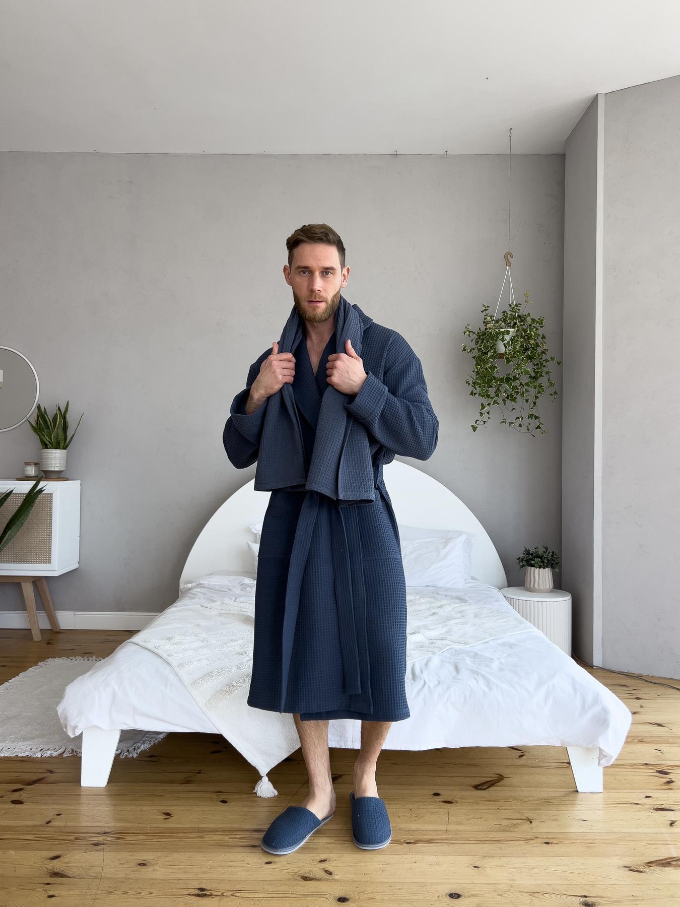 Подарочный набор мужской Сапфир2 ХКР халат/тапочки/полотенце M (Set9202) - фото 4 Подарочный набор мужской Сапфир2 ХКР халат/тапочки/полотенце M (Set9202) - фото 4