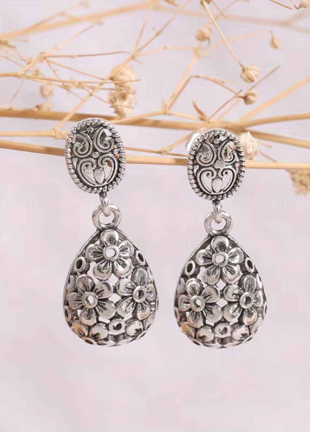 Серьги женские подвески с цветами Серебристый (15846)