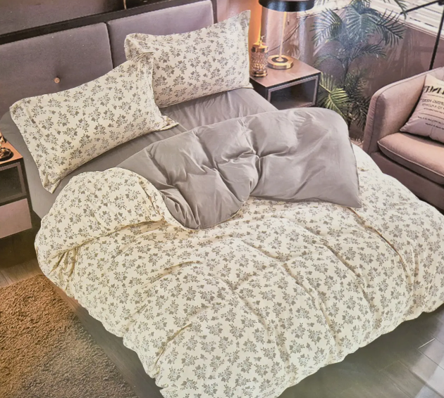 Комплект постельного белья Laura-Grand 17 сатин с 4 наволочками евро Бежевый с узорами (2914421162)