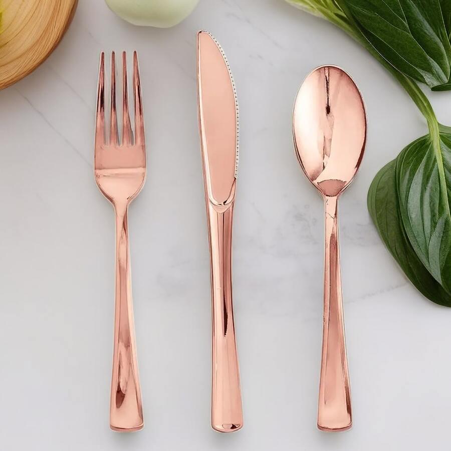 Набор пластиковых столовых приборов ножи вилки ложки 18 шт. Розовое золото