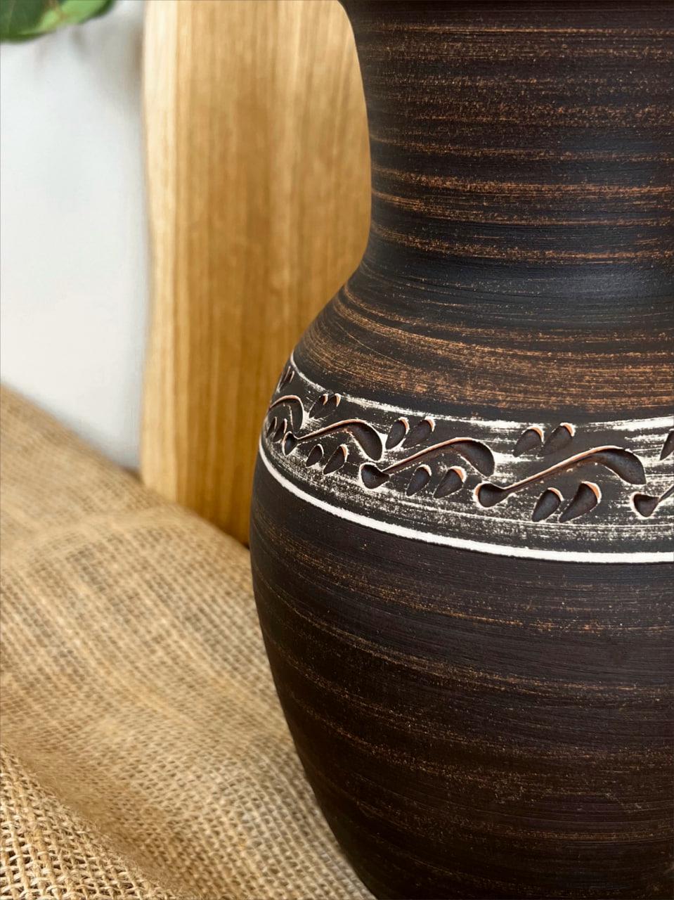 Глек керамічний глиняний різьблений без ручки ангоб 2 л (3001-37) - фото 4 Глек керамічний глиняний різьблений без ручки ангоб 2 л (3001-37) - фото 4