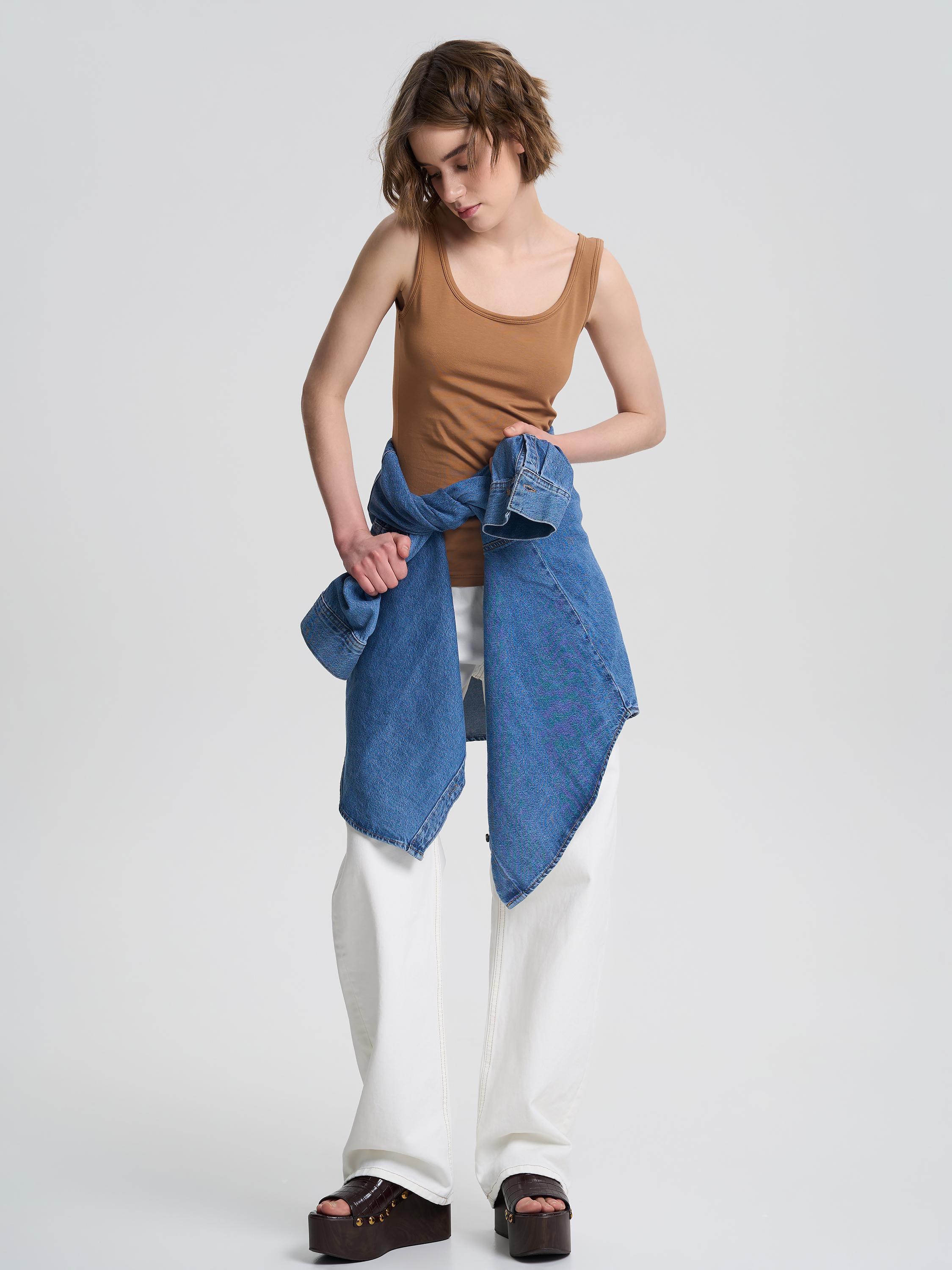 Майка женская на широких бретелях ROZA 200126 S Светло-коричневый (4824005715112) - фото 4 Майка женская на широких бретелях ROZA 200126 S Светло-коричневый (4824005715112) - фото 4