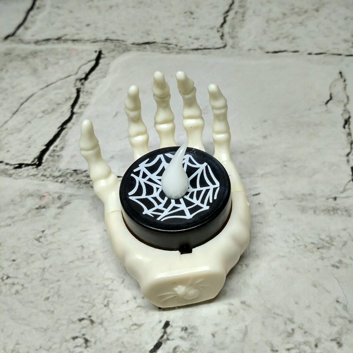 Свеча электронная LED Рука скелета Хэллоуин 5х5 см Белый с черным (9242-006-2)