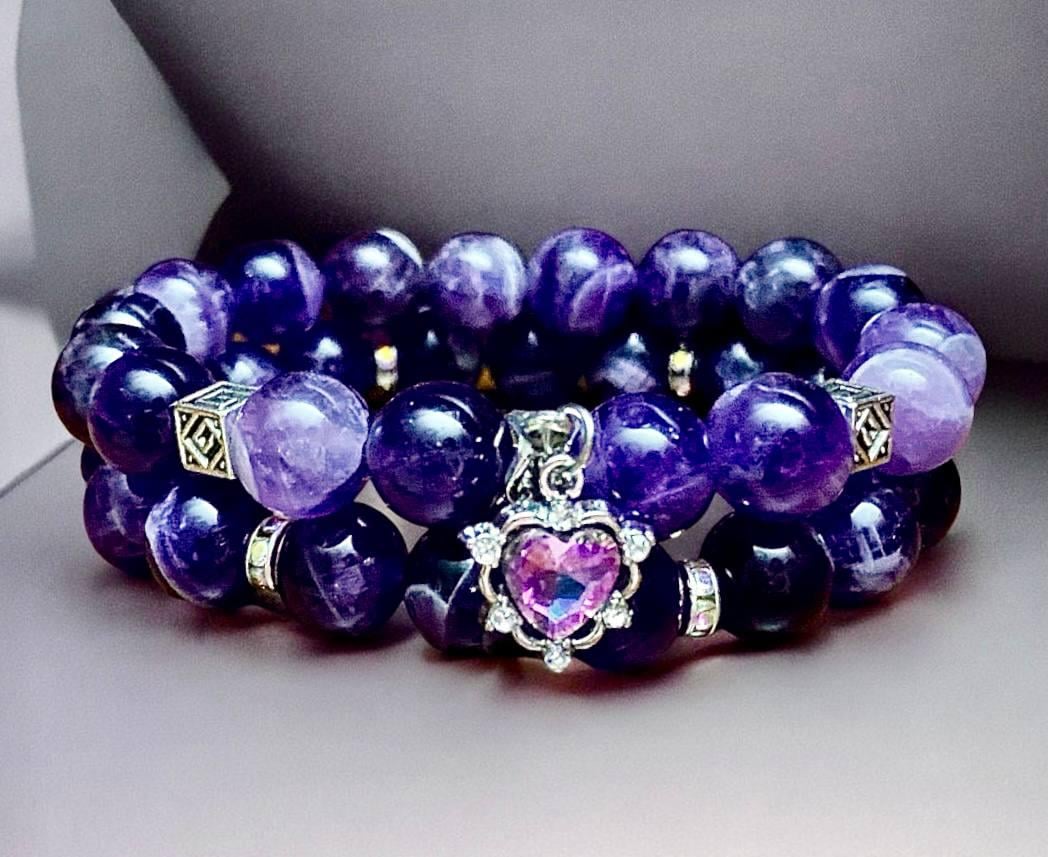 Браслеты LITAURS из натурального камня аметист d 10 мм с подвеской шарм и металлическими вставками набор 2 шт. М 15-17 см (251119)