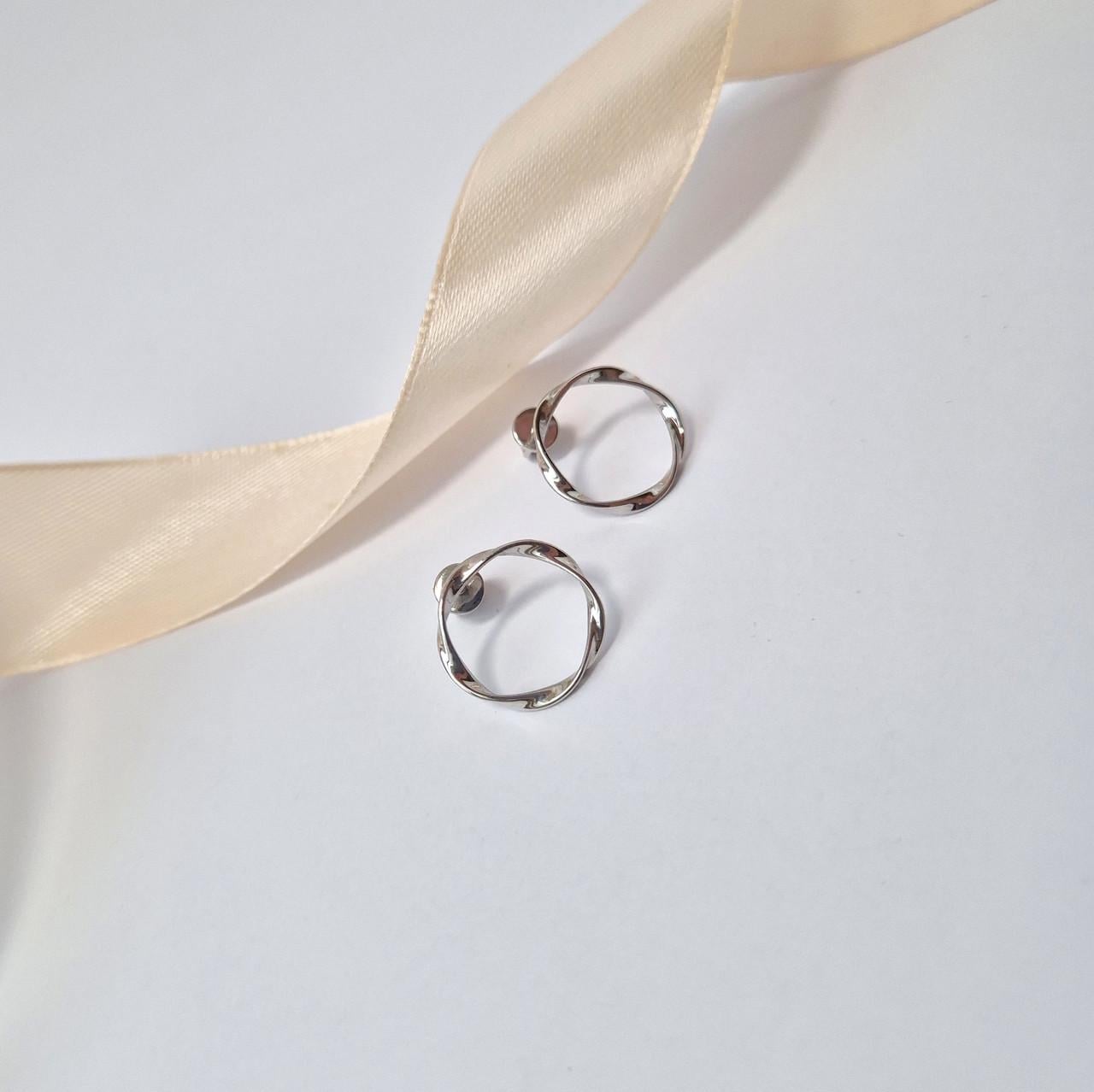 Серьги гвоздики на закрутках без камней круг серебро 925 пробы родованное 2,03 г (вс564/1р)