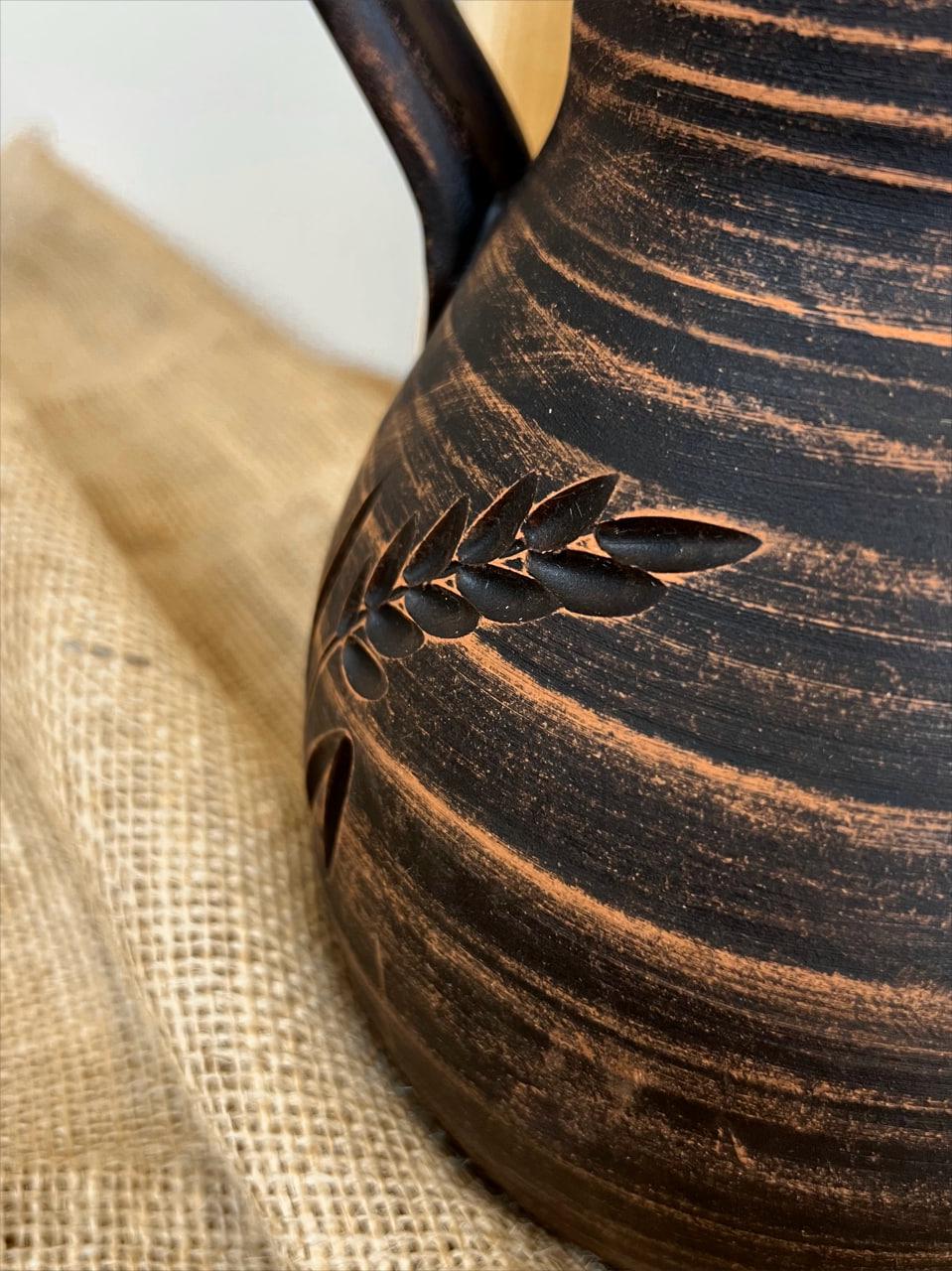 Глек керамічний глиняний різьблений з ручкою колосок 2 л (3002-13) - фото 5 Глек керамічний глиняний різьблений з ручкою колосок 2 л (3002-13) - фото 5