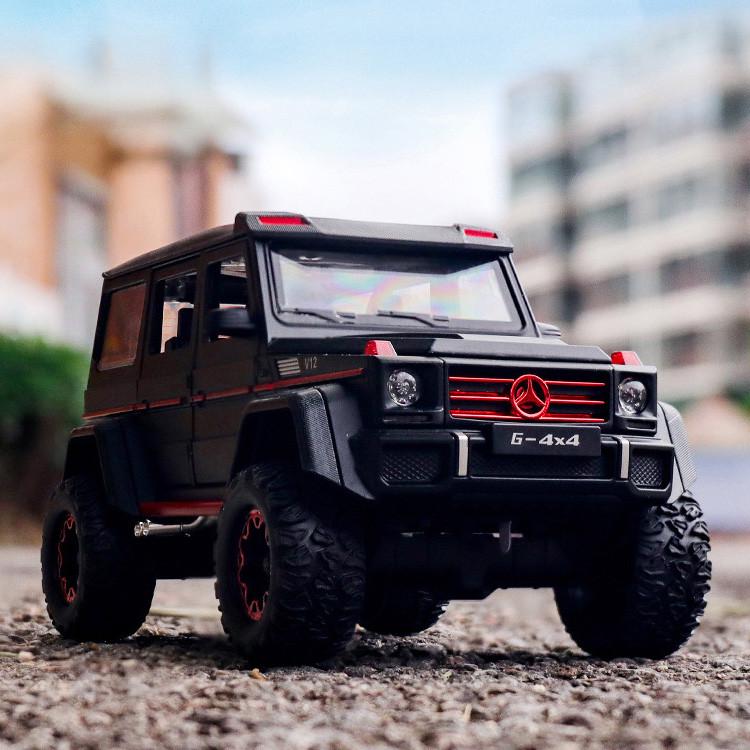 Игрушечная машинка металлическая AutoExpert Mercedes-Benz G500 4x4 (28443715)
