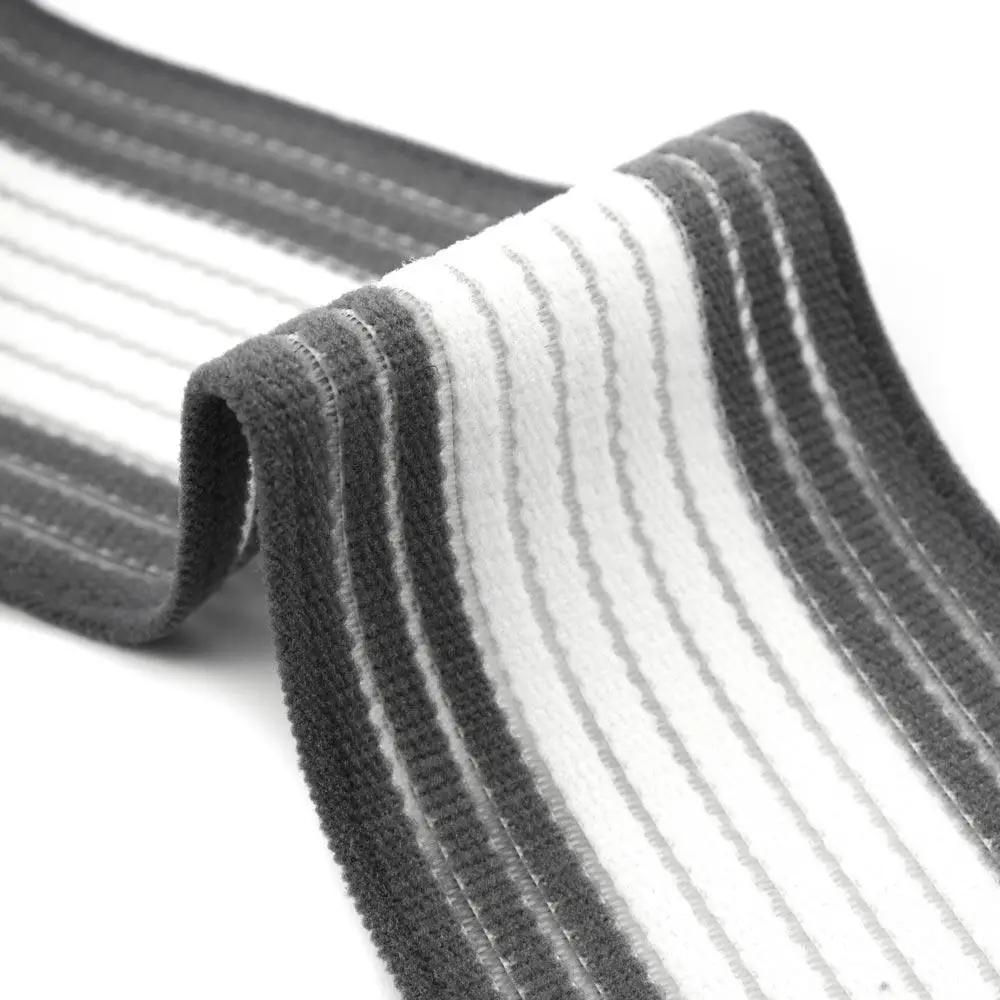 Фиксатор колена LiveUp KNEE SUPPORT S Серо-белый (LS5676-S) - фото 5 Фиксатор колена LiveUp KNEE SUPPORT S Серо-белый (LS5676-S) - фото 5