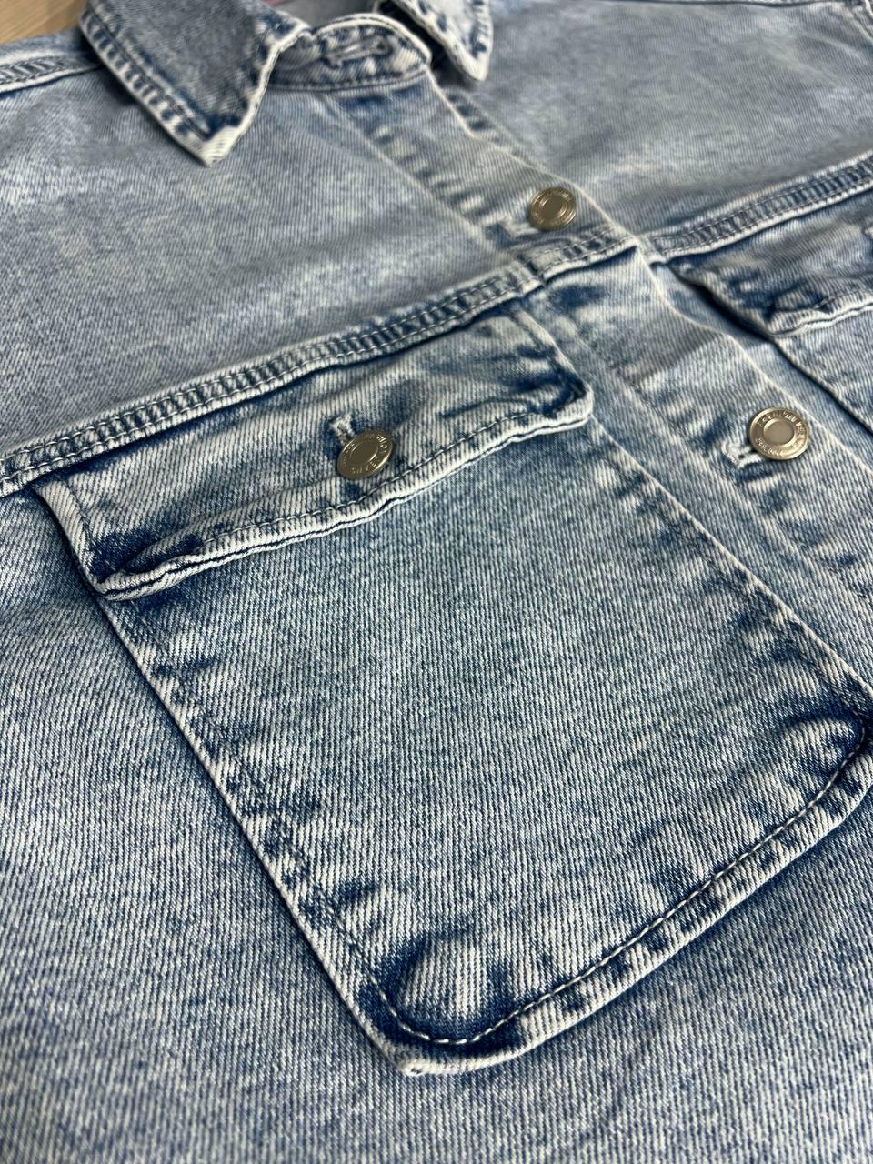 Сорочка жіноча джинсова DNL 510 оверсайз вільний крій накладені кишені на ґудзиках L Блакитний (3940) - фото 9