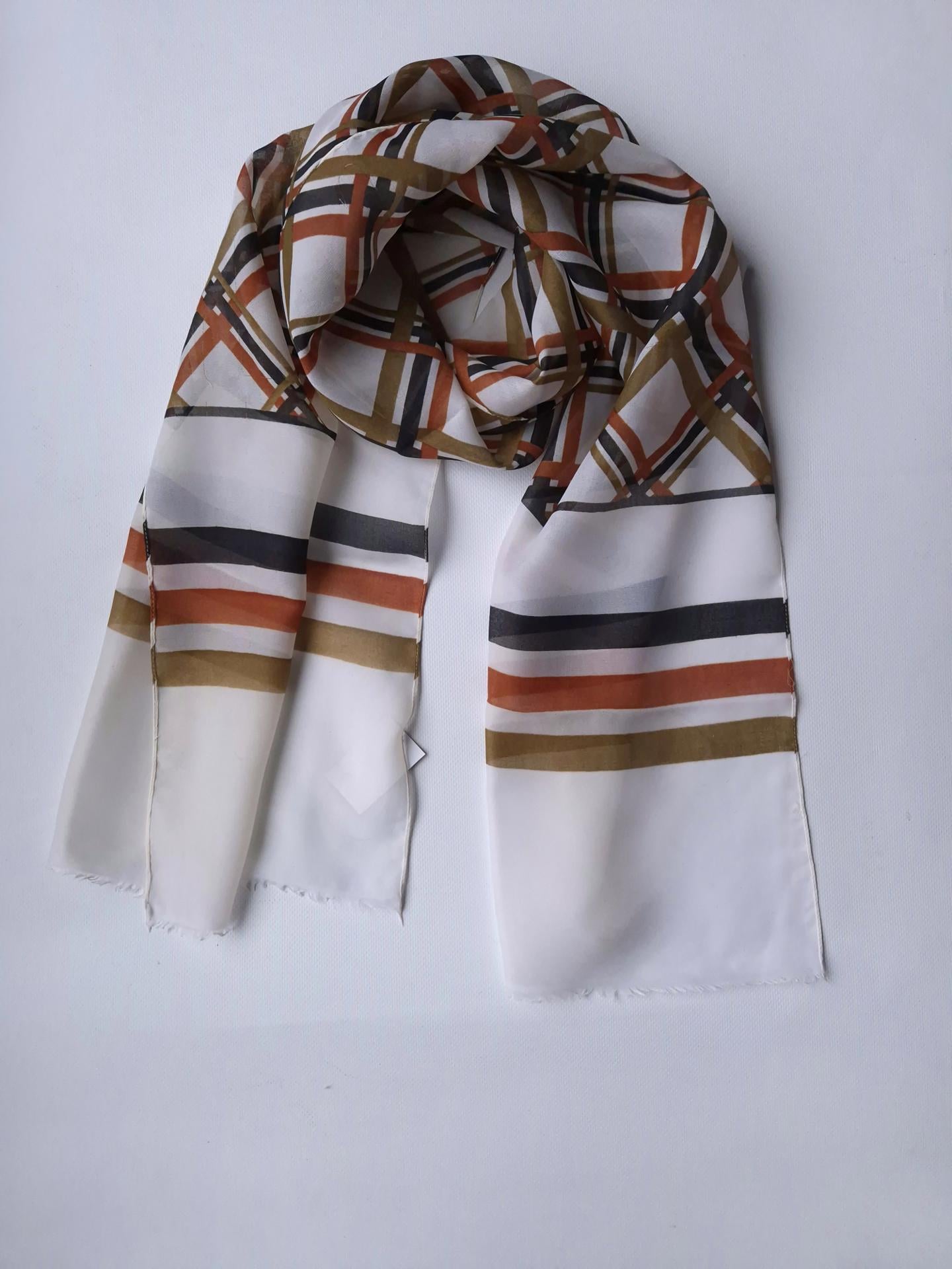 Шарф женский в геометричный принт лето-весна-осень 156х38 см Молочный (15120) Шарф женский в геометричный принт лето-весна-осень 156х38 см Молочный (15120)