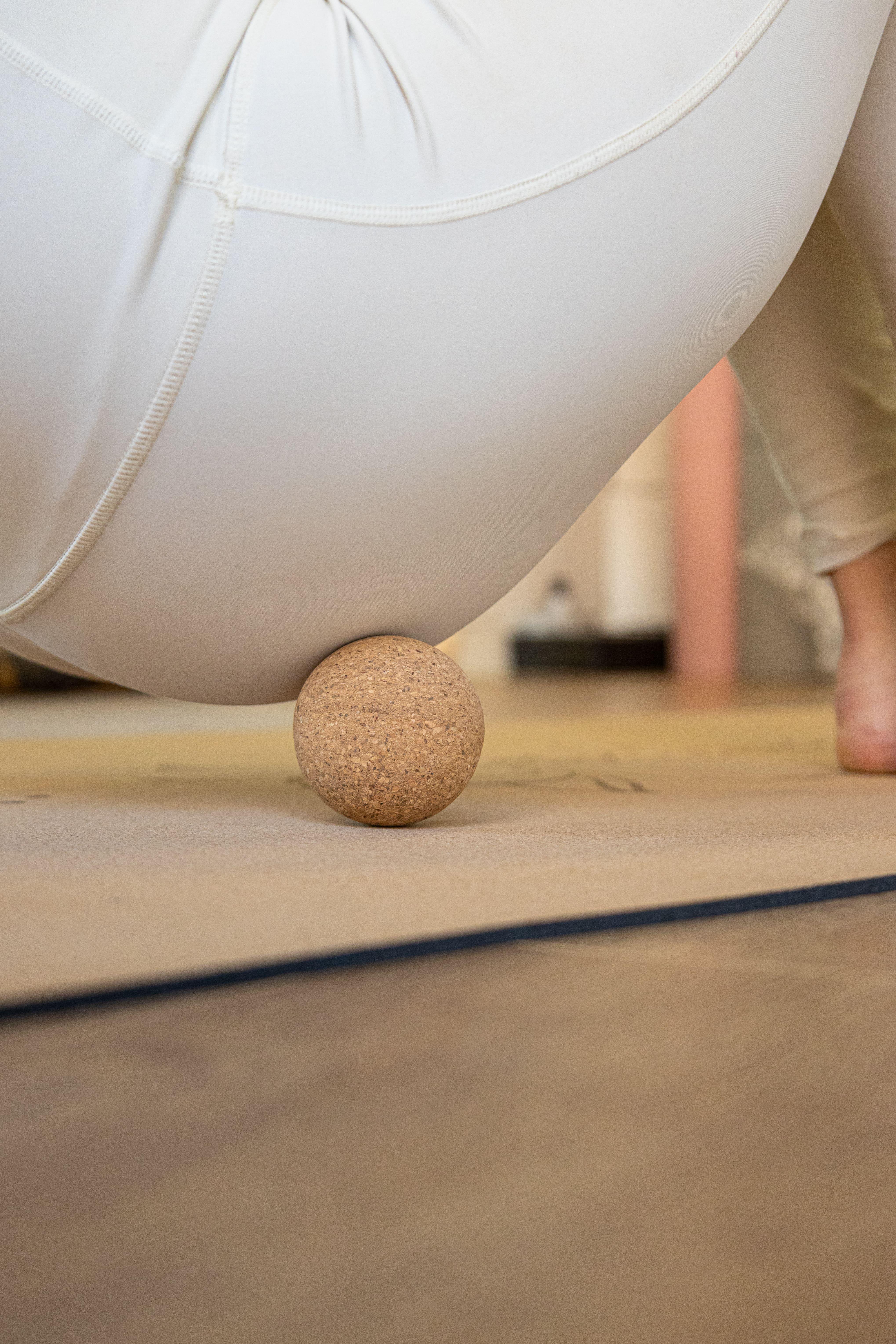 Масажний м'яч корковий 6 см (ММК) - фото 3 Масажний м'яч корковий 6 см (ММК) - фото 3