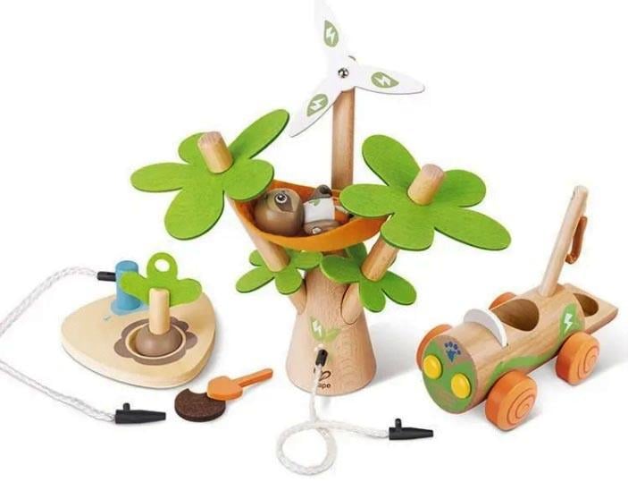 Деревянный развивающий набор Hape Электрокар для посадки деревьев E3417