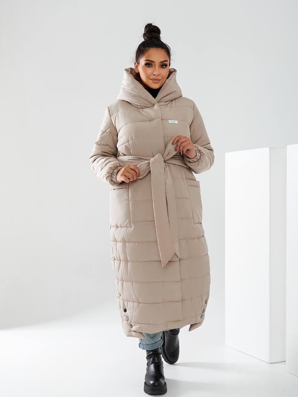 Пуховик довгий Аiza А032 на поясі кнопках блискавці та з капюшоном р. 54-56 Бордовий - фото 11 Пуховик довгий Аiza А032 на поясі кнопках блискавці та з капюшоном р. 54-56 Бордовий - фото 11