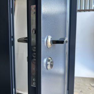 Двері вхідні вулиця Redfort метал/МДФ зі склопакетом терморозрив 1200х2050 мм (23176603) - фото 6 Двері вхідні вулиця Redfort метал/МДФ зі склопакетом терморозрив 1200х2050 мм (23176603) - фото 6