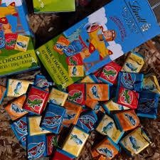 Набір шоколадний Lindt Swiss Premium Captain Cocoa Travel 250 г - фото 2 Набір шоколадний Lindt Swiss Premium Captain Cocoa Travel 250 г - фото 2