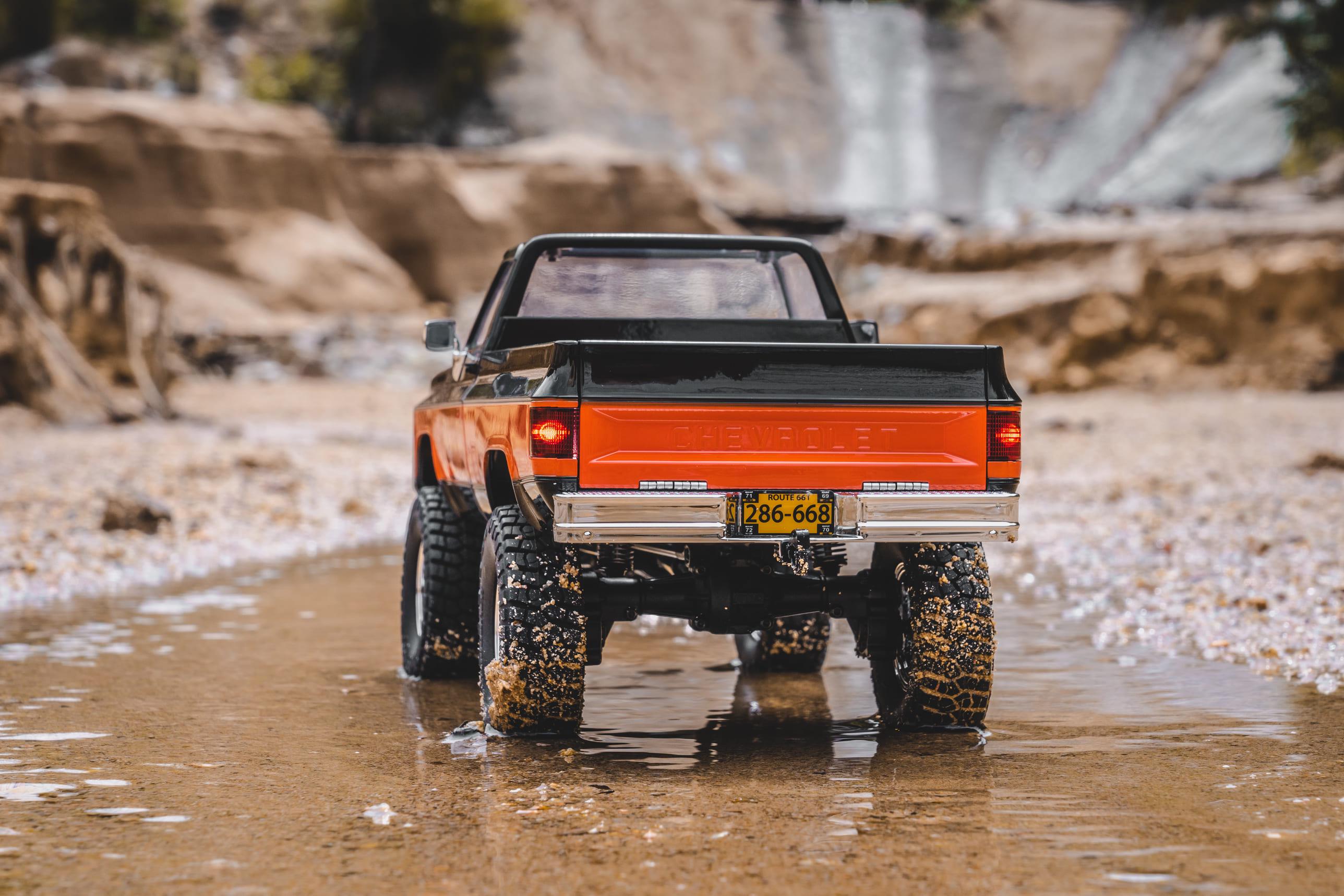 Машинка на радиоуправлении FMS 1:18 Chevrolet K10 RTR Черный - фото 6 Машинка на радиоуправлении FMS 1:18 Chevrolet K10 RTR Черный - фото 6