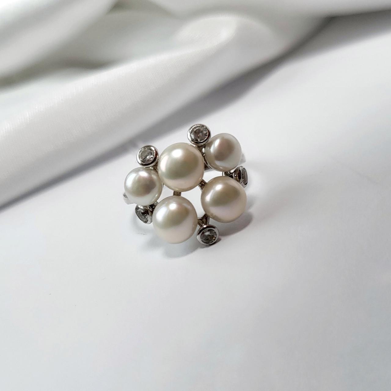 Каблучка з білими перлинами срібло 925 проби родоване 4,19 г р. 18 (917к) - фото 6 Каблучка з білими перлинами срібло 925 проби родоване 4,19 г р. 18 (917к) - фото 6