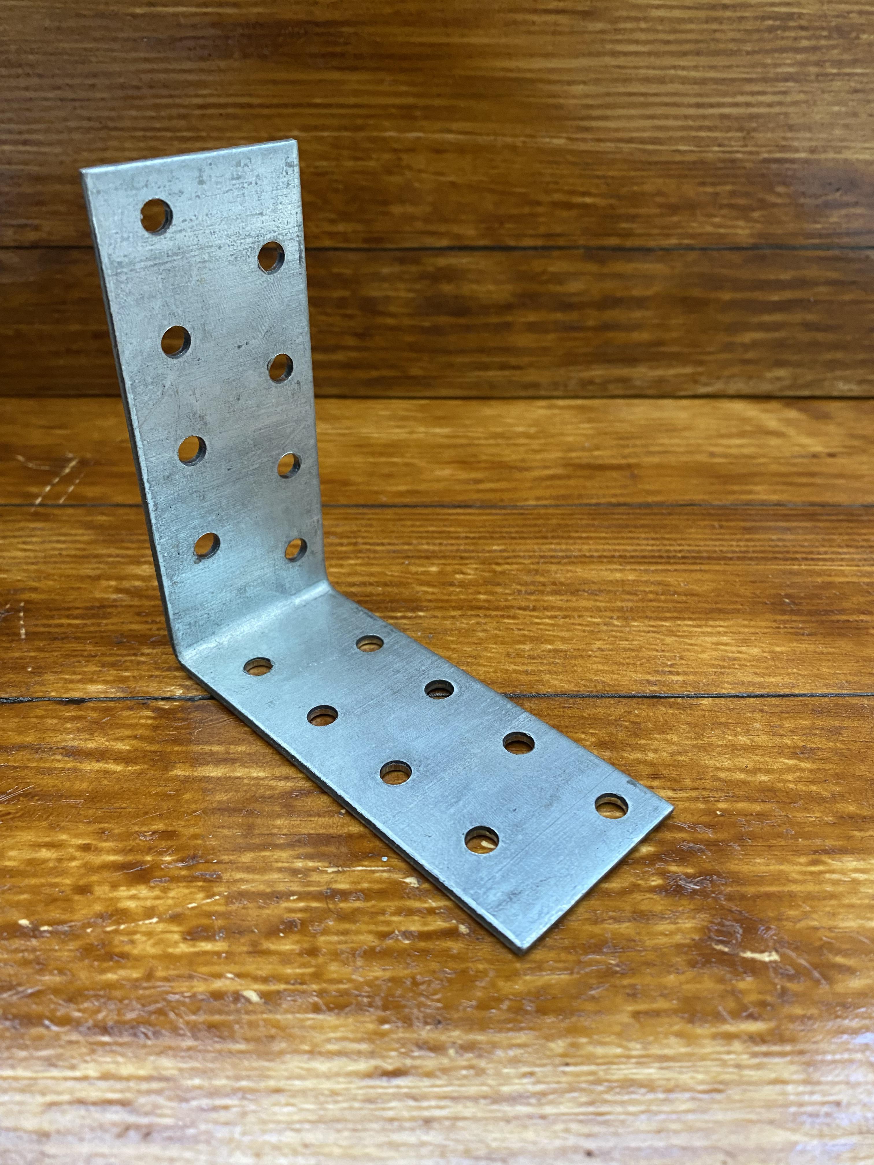 Уголок панельный 90х90х40х2 мм (МВ42)