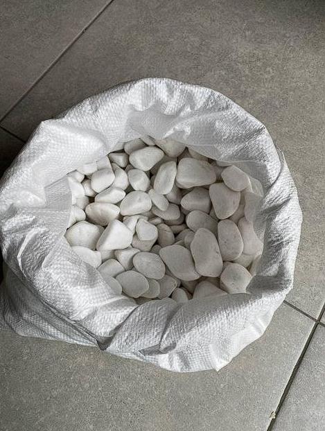 Галька мармурова декоративна 50 кг 6-10 см Ультрабілий - фото 3 Галька мармурова декоративна 50 кг 6-10 см Ультрабілий - фото 3