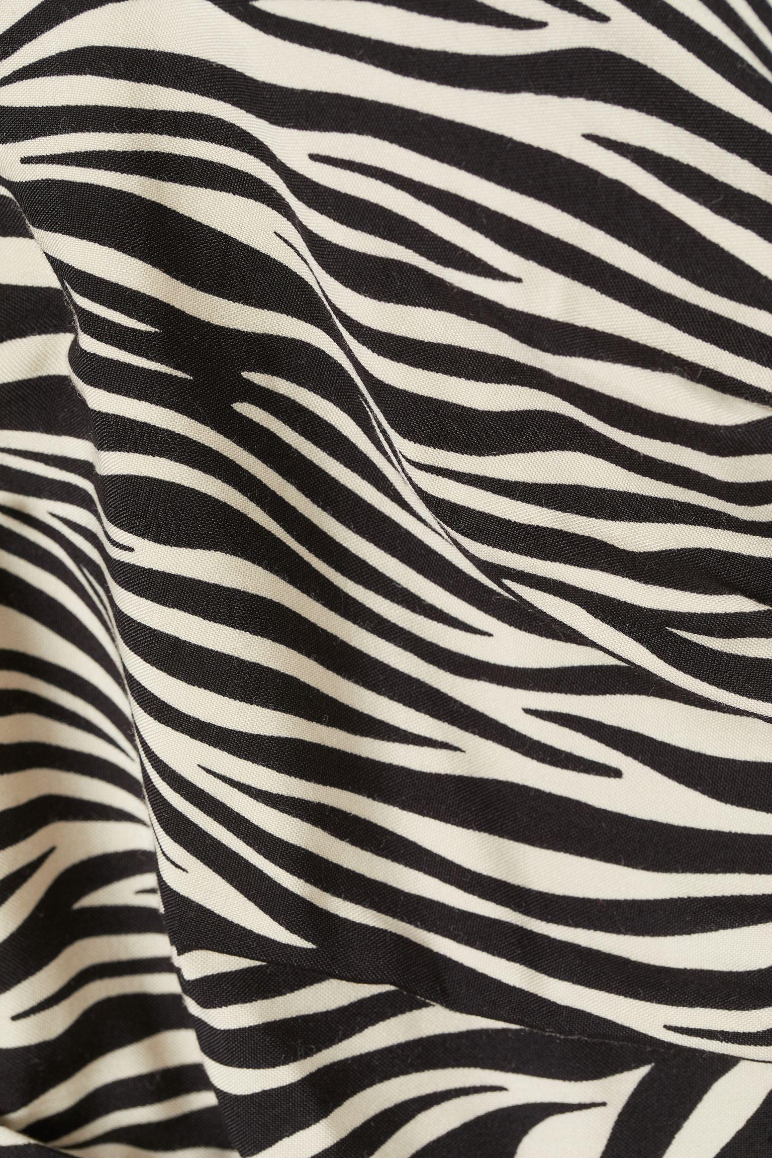 Блуза H&M р. 38 Бежево-чорний (22038303650) - фото 2 Блуза H&M р. 38 Бежево-чорний (22038303650) - фото 2