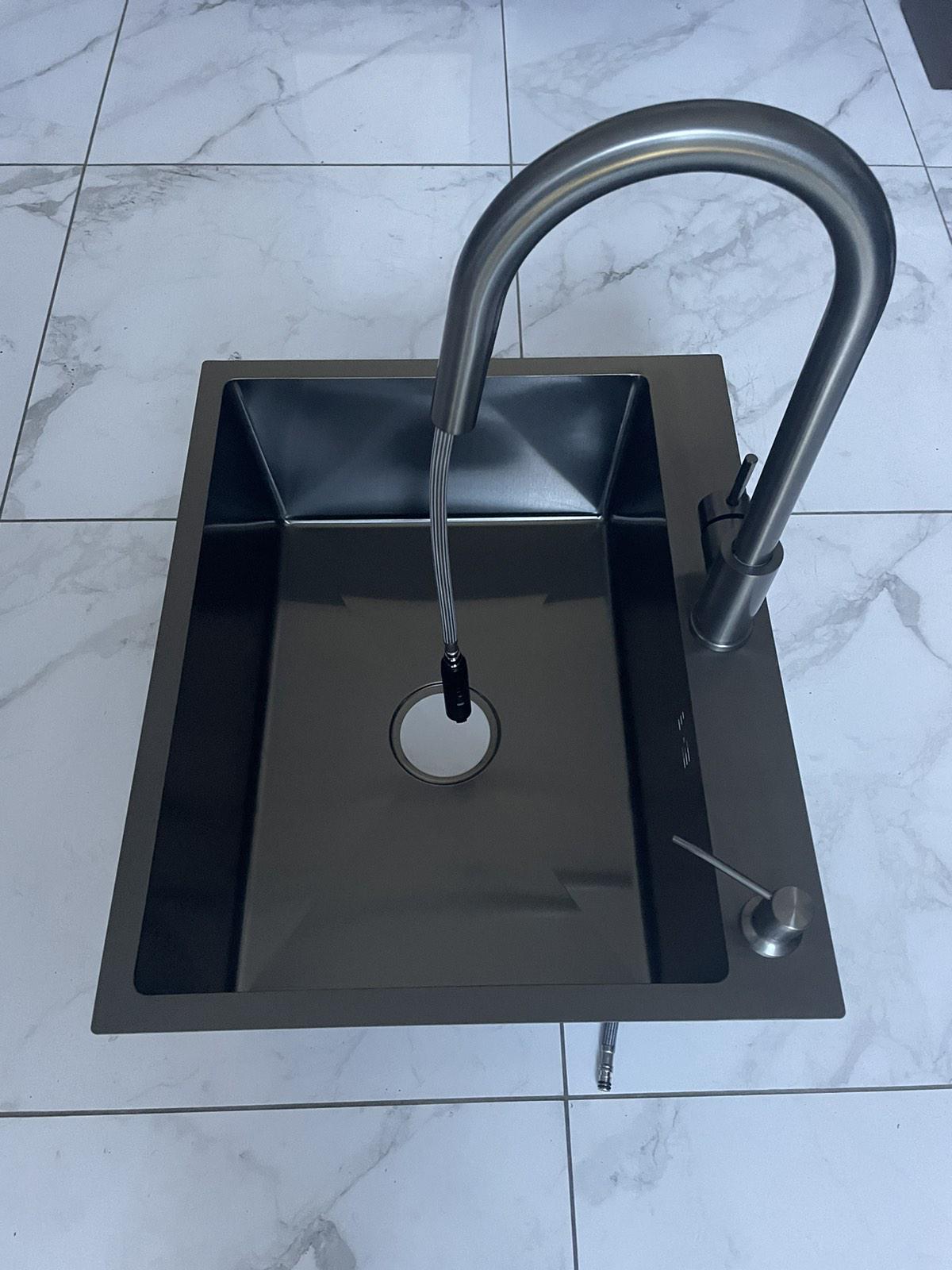 Мойка кухонная Lidz 6050 Черный/смеситель для кухни с выдвижным изливом Kroner PVD03915 - фото 3