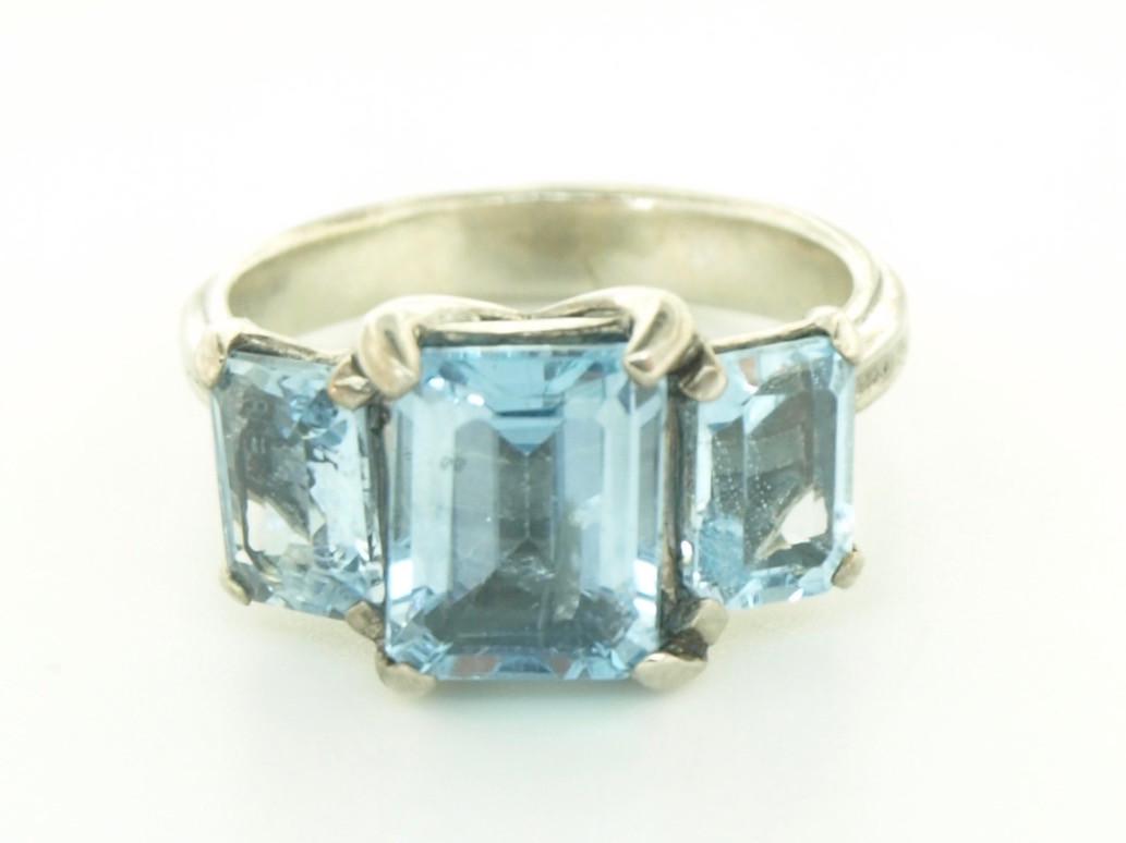 Кольцо из серебра с топазом р. 17 (21 01700026 )