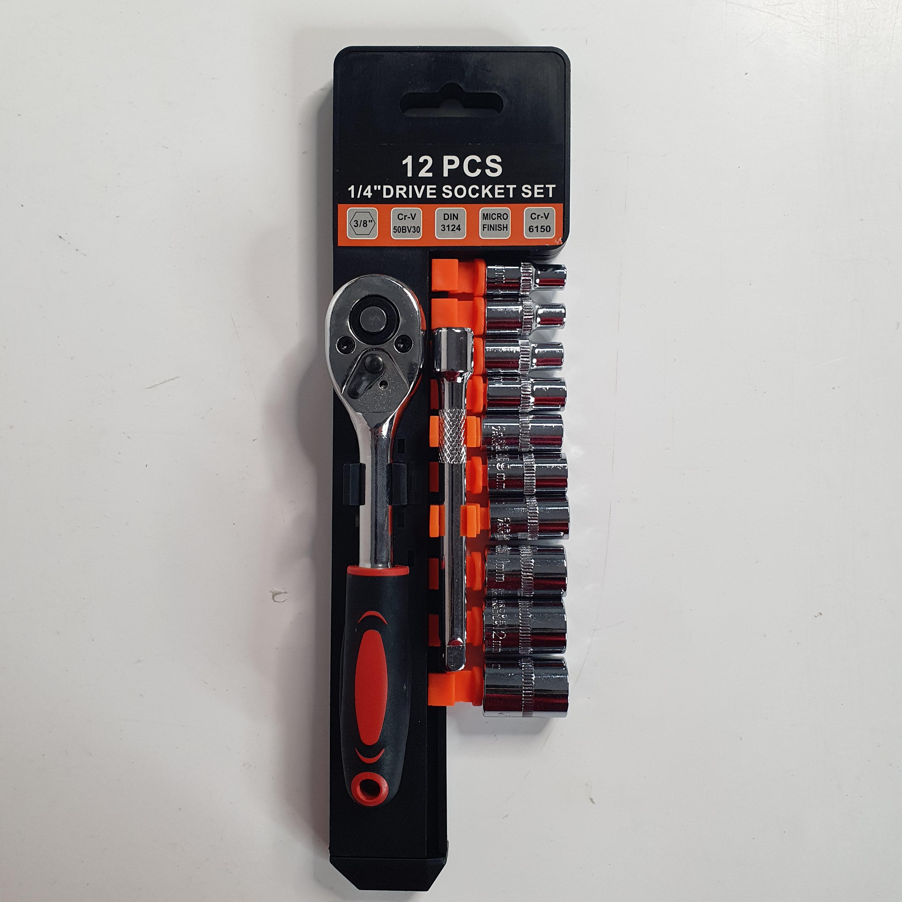 Набор торцевых головок с трещоточкой 1/4" 12в1 торцевые головки из хромованадиевой стали 12 шт. (DMU-12) Набор торцевых головок с трещоточкой 1/4" 12в1 торцевые головки из хромованадиевой стали 12 шт. (DMU-12)