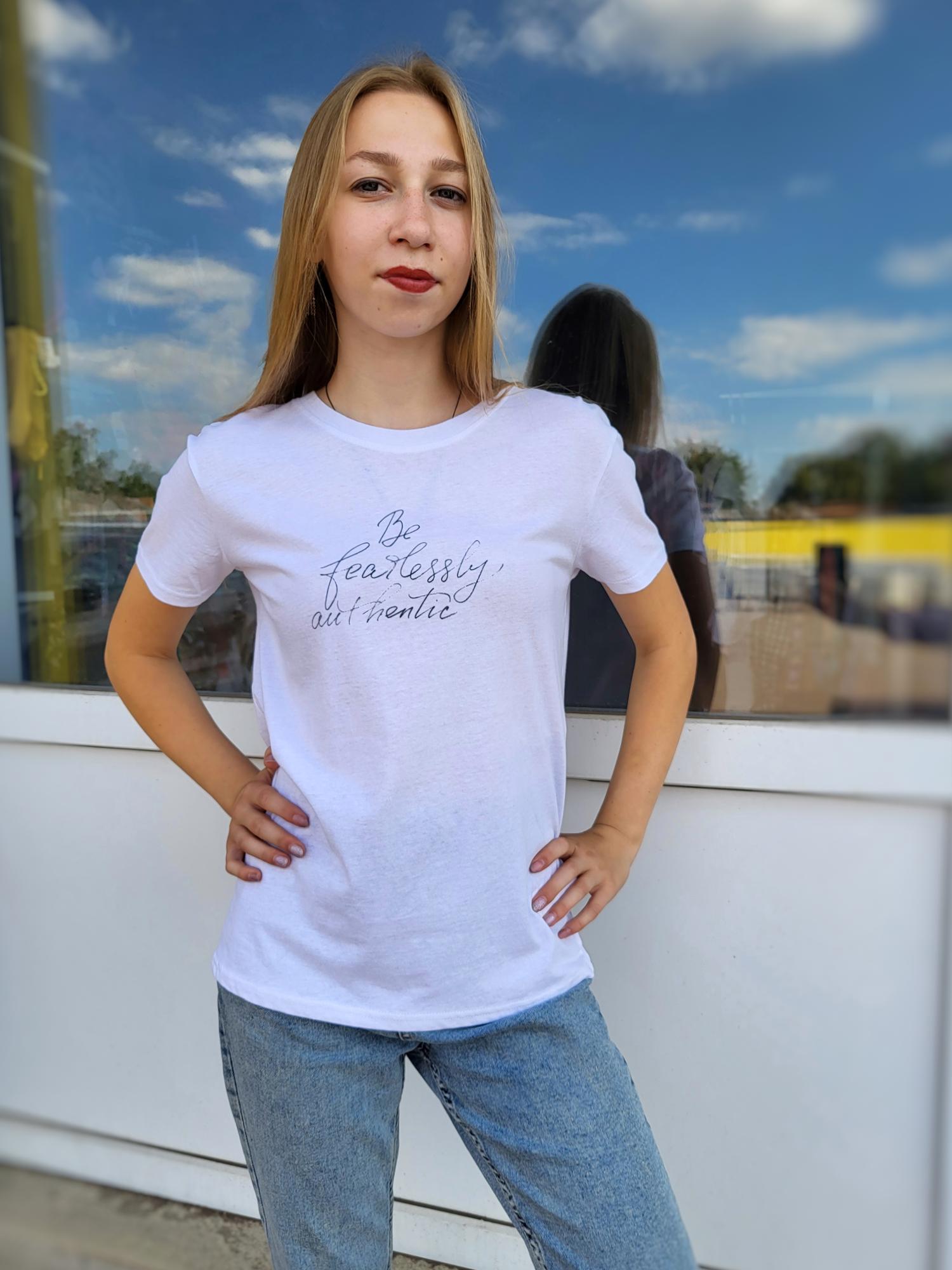 Футболка женская Pink Woman 10997 XS Белый (40-42)