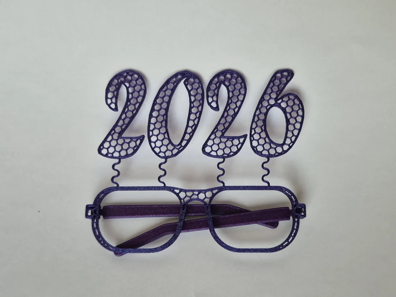 Очки праздничные 2026 Bobbleheands Glasses 20 см 3D-печать