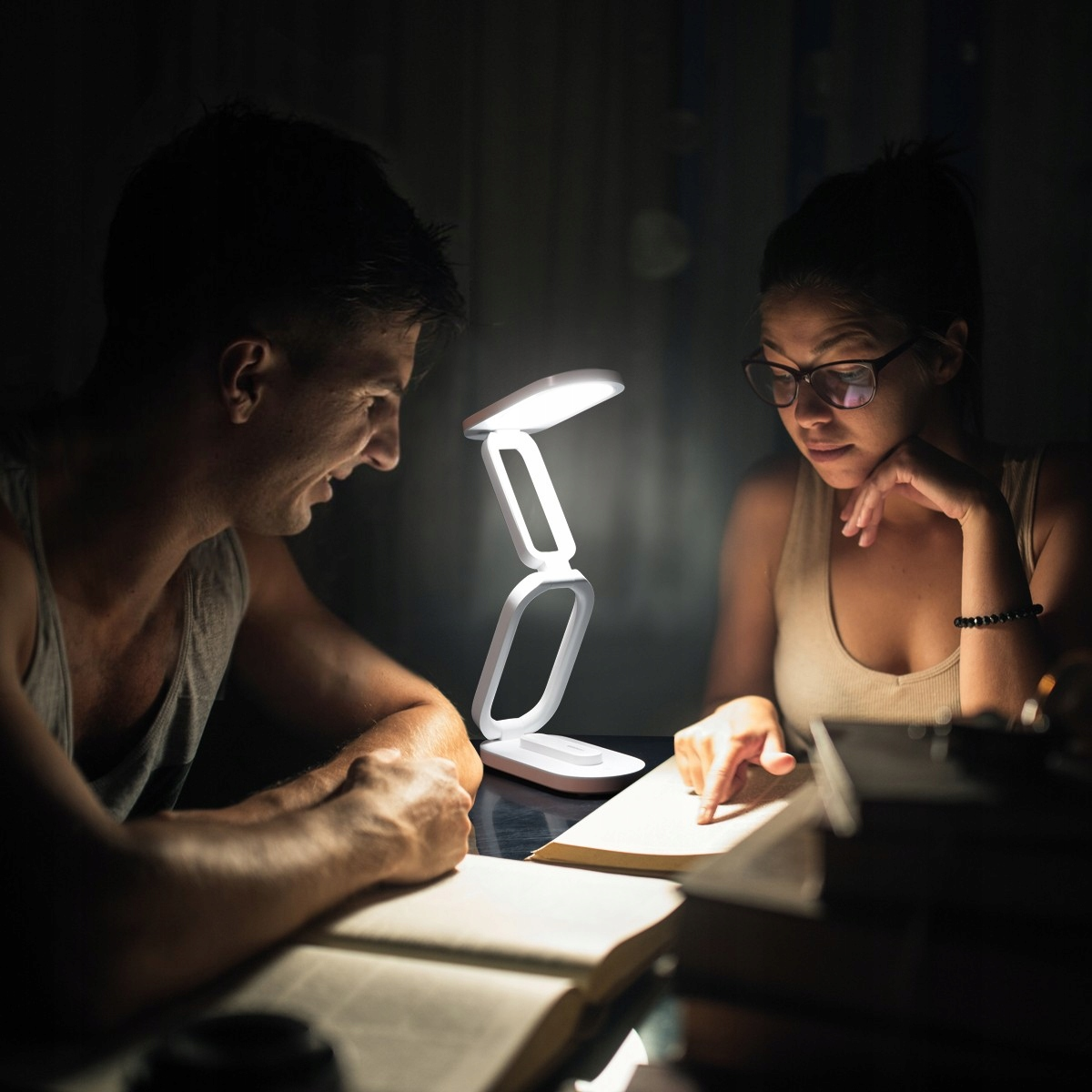 Лампа портативна акумуляторна Tiross TS2230 2,5 Вт 190 лм сенсорне керування 1500 мАг Зелений - фото 3 Лампа портативна акумуляторна Tiross TS2230 2,5 Вт 190 лм сенсорне керування 1500 мАг Зелений - фото 3