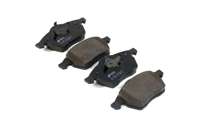 Колодки тормозные дисковые Audi A4 Volkswagen Golf 4 передние (0390.01 Remsa)