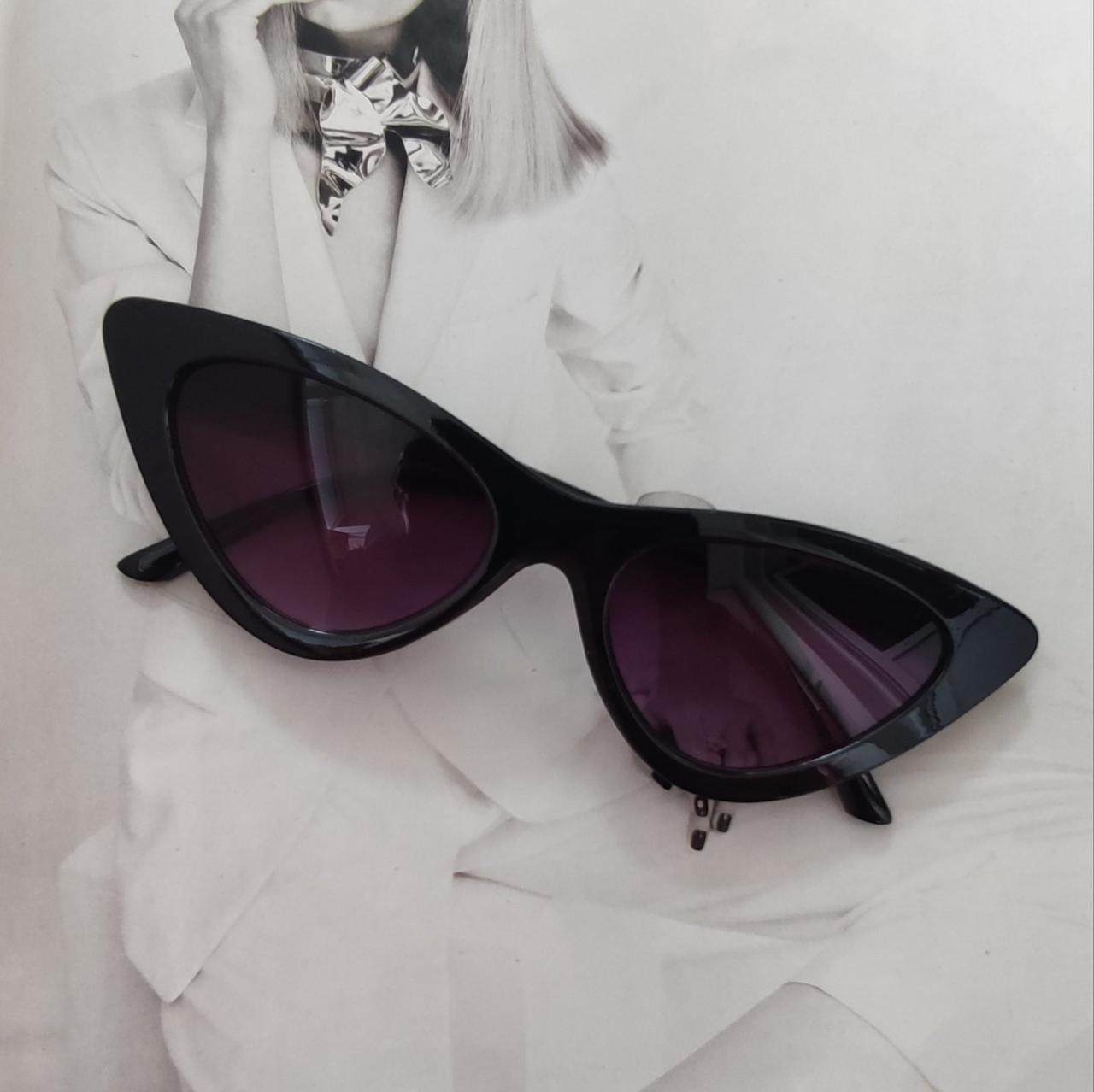 Очки треугольные солнцезащитные Кошачий глаз Черный с фиолетовым