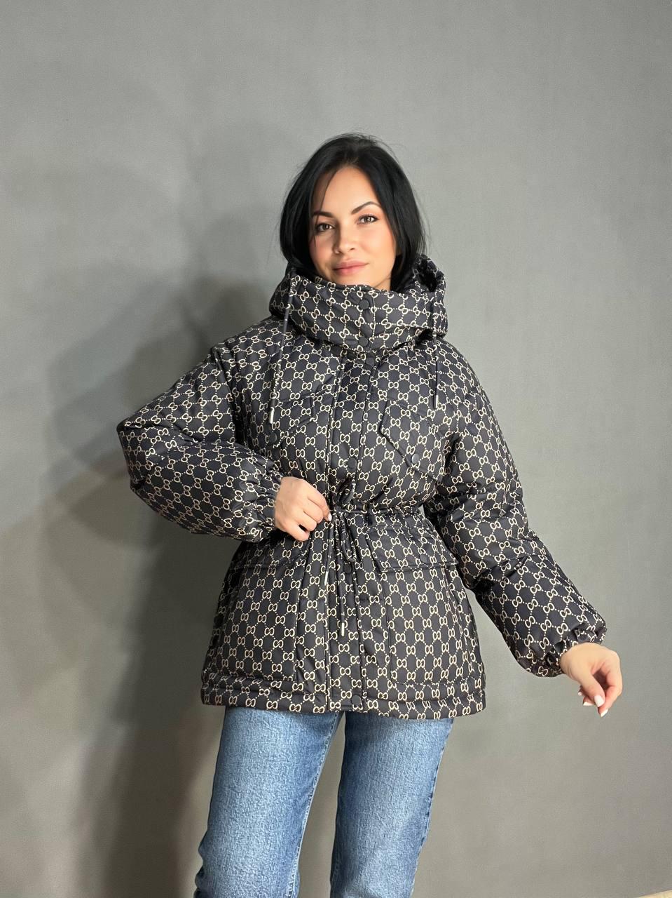 Куртка женская Joy one 7203 узор удлиненная с капюшоном пояс затяжка на талии L Шоколад (3420) - фото 7 Куртка женская Joy one 7203 узор удлиненная с капюшоном пояс затяжка на талии L Шоколад (3420) - фото 7