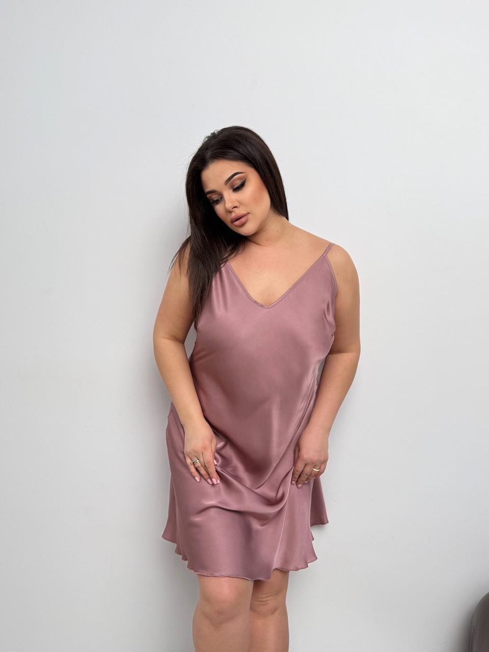 Пеньюар Julia на тонких бретелях из шелкового сатина XXL Темная пудра (3066_76) - фото 4 Пеньюар Julia на тонких бретелях из шелкового сатина XXL Темная пудра (3066_76) - фото 4