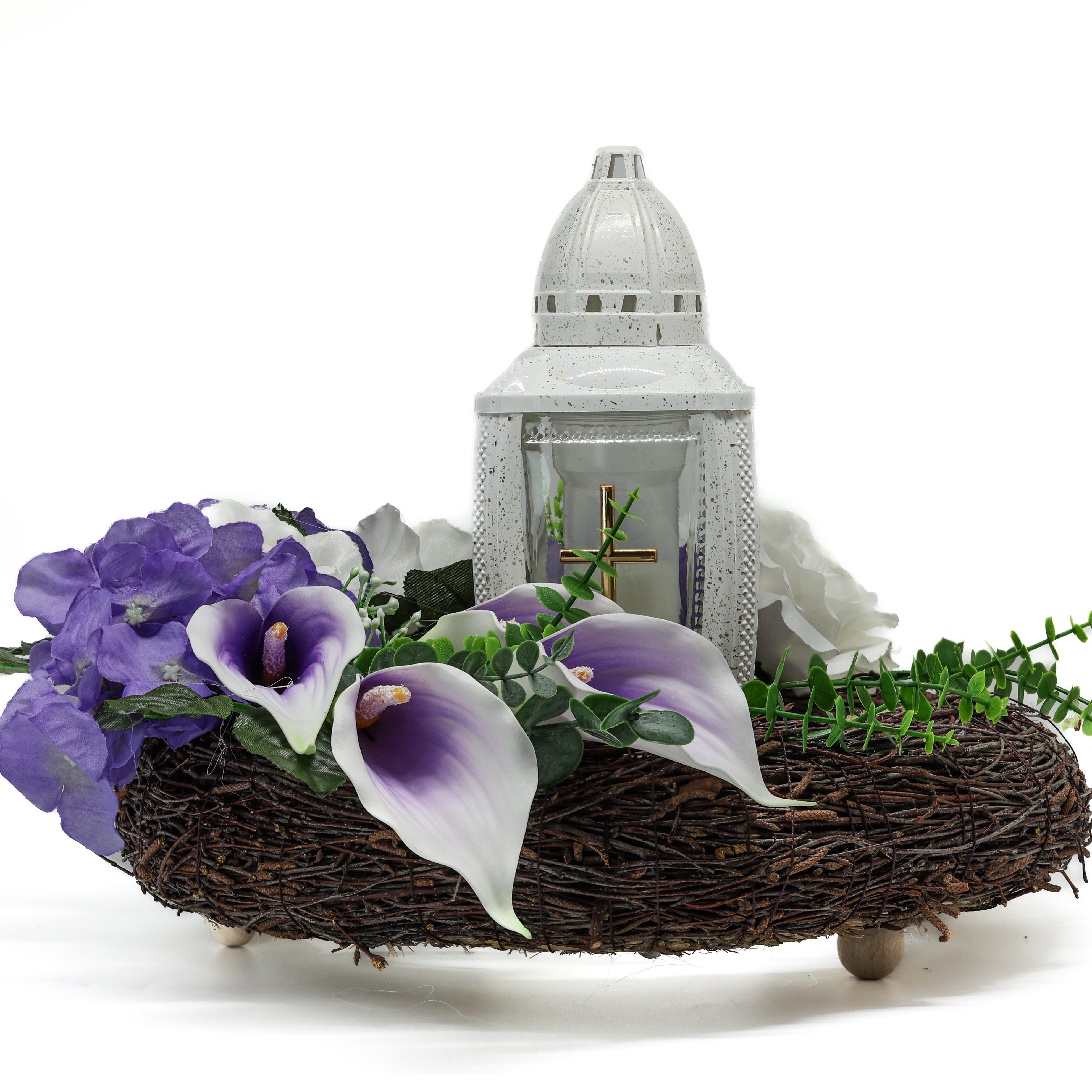 Венок ритуальный с лампадой 30 см GALA DECOR из прутьев с искусственными белыми и фиолетовыми цветами 40 см