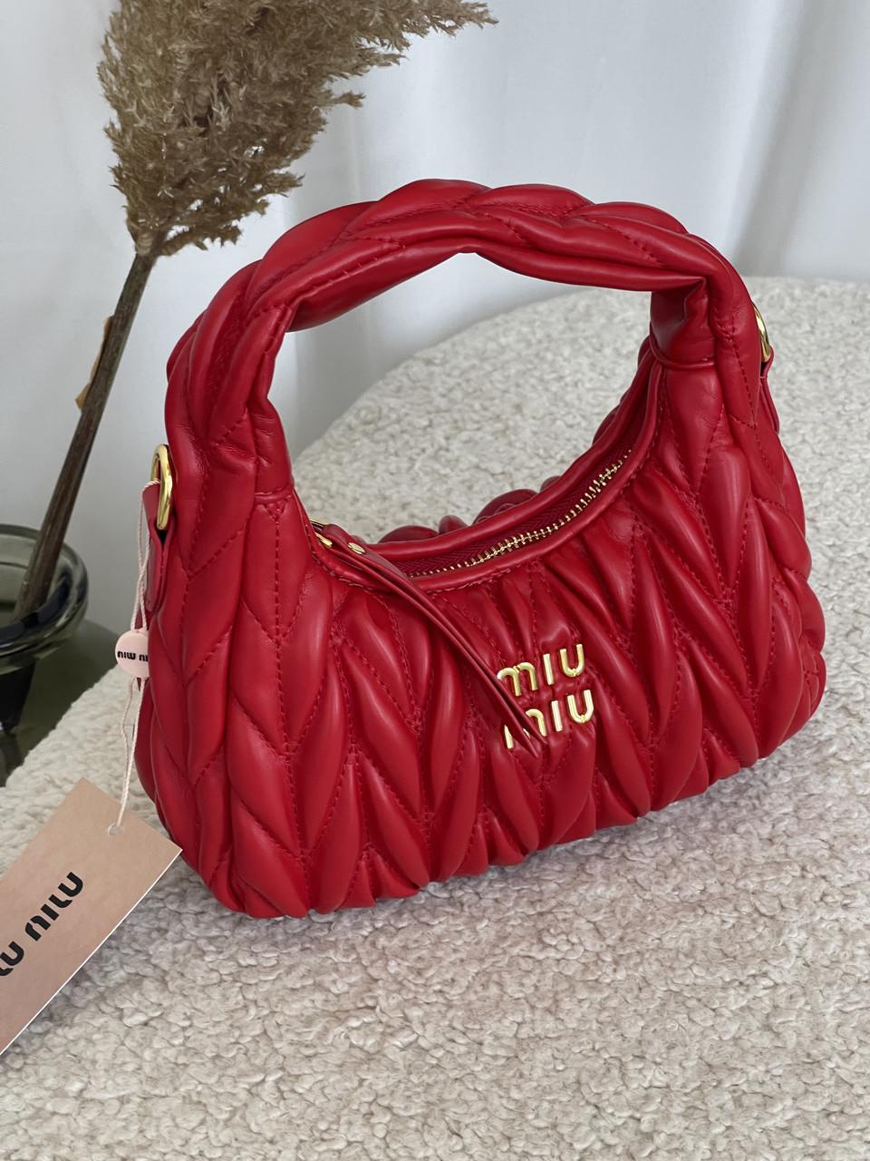 Сумка женская Miu Miu Wander Matelassé Nappa Leather хобо Красный (2752084285) Сумка женская Miu Miu Wander Matelassé Nappa Leather хобо Красный (2752084285)
