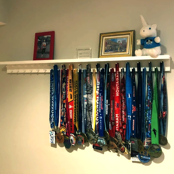 Полка для медалей из дерева Берувела 37 Зефир (ПМЛ-001420)