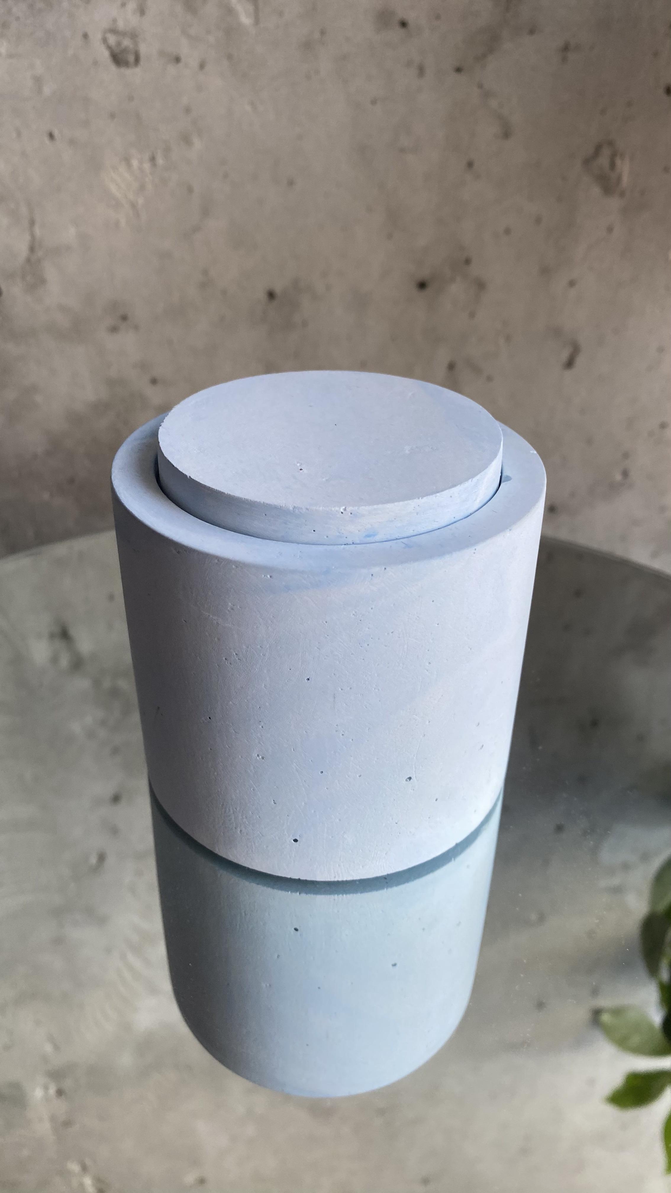 Бетонная емкость для свечей с крышкой 8х6,5 см Белый (11779821)