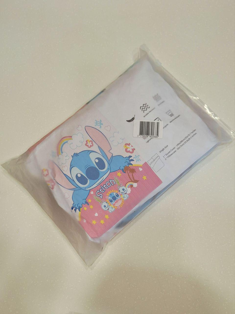 Підковдра двостороння Ліло та Стіч 140х200 см та 2 наволочки 50х70 см Рожевий (1332) Підковдра двостороння Ліло та Стіч 140х200 см та 2 наволочки 50х70 см Рожевий (1332)